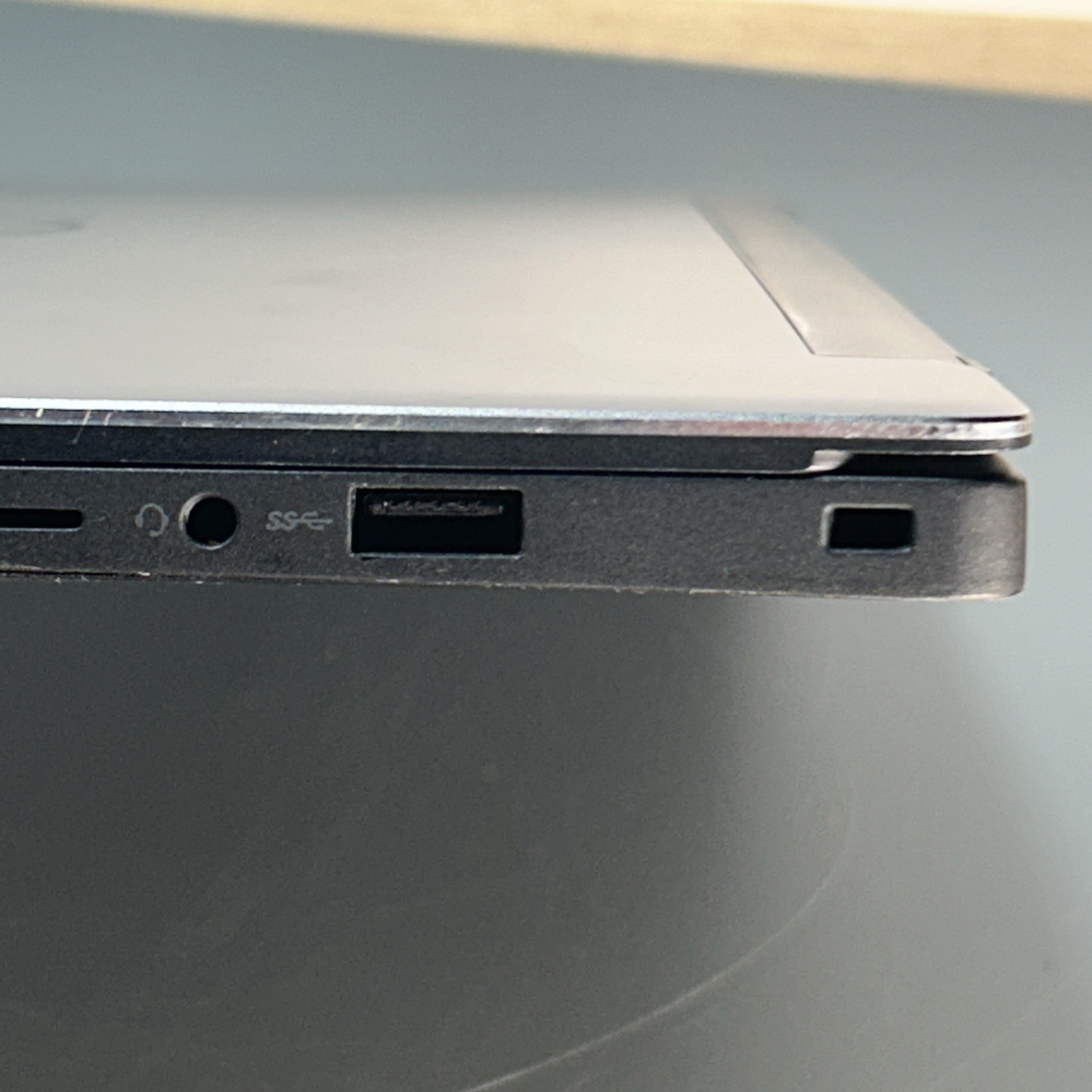 Dell Latitude 7370 Laptop Intel Core m7-6Y75 8GB RAM 128GB SSD Windows 10 Pro