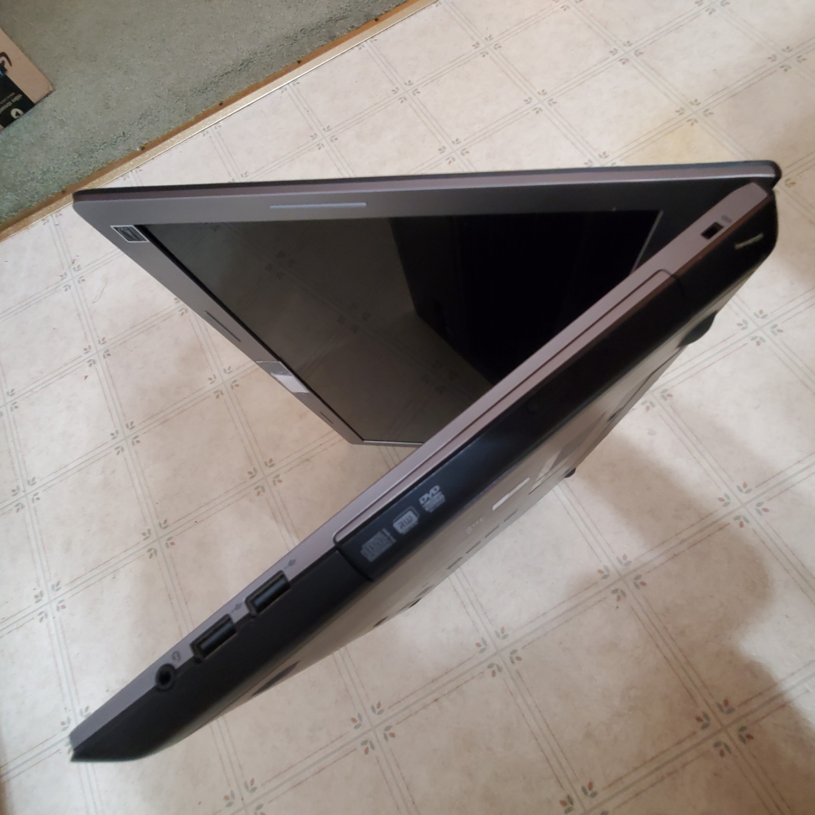 Lenovo Ideapad Z710 i7 17.3″ NIVIDIA GeForce GT 745M 16GB RAM 1 TB SSD Win 10