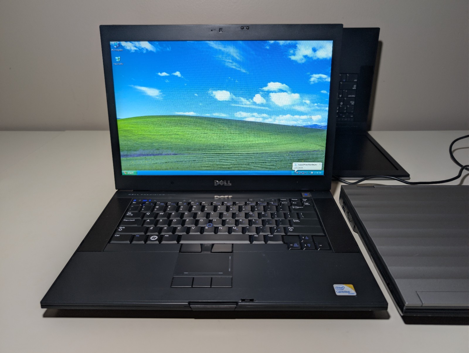 15″ Dell Precision M4400 | C2D 4GB RAM 500GB HDD | DVD-RW NVIDIA Win XP 32-Bit