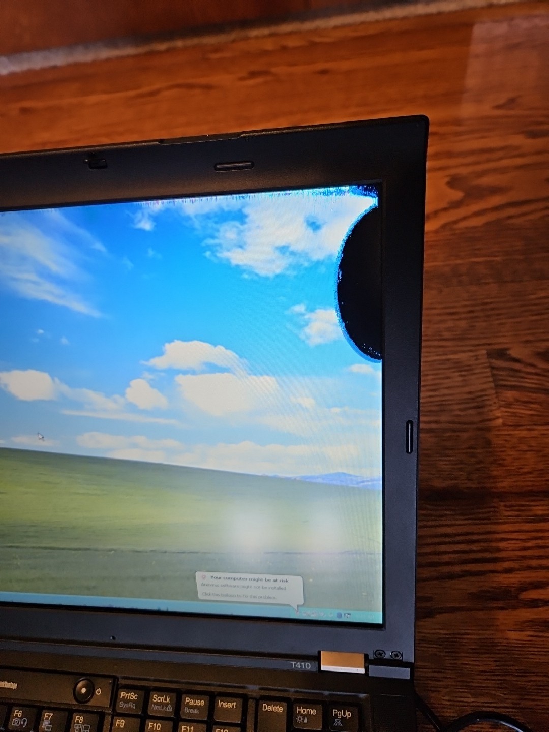 Lenovo ThinkPad T410 i5-M560 14″ 4gb/320gb HDD. Win XP pro. Issues