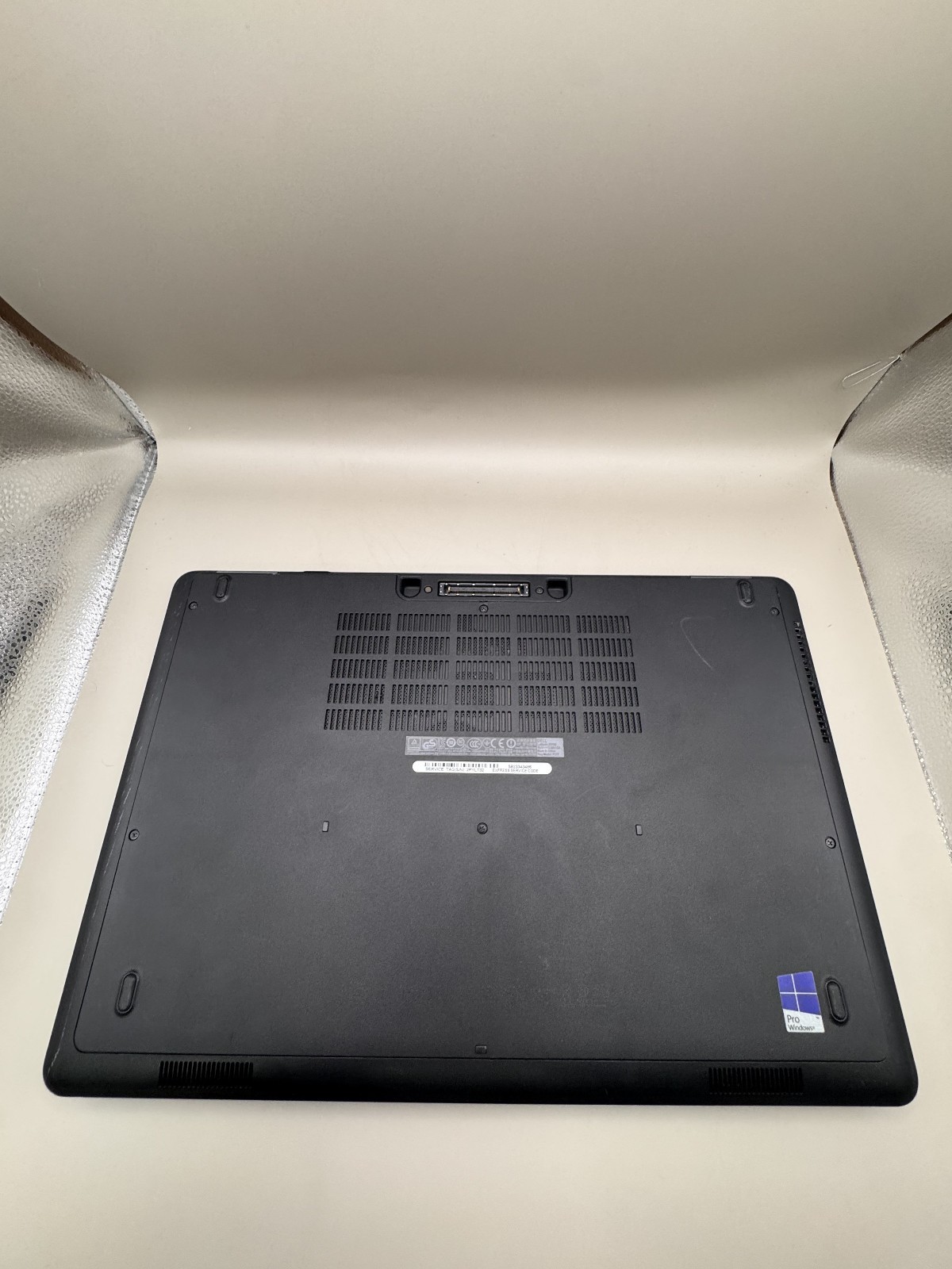 Dell Latitude e5550 Laptop, i3-5010U, 8GB DDR3, no drive/unknown battery life