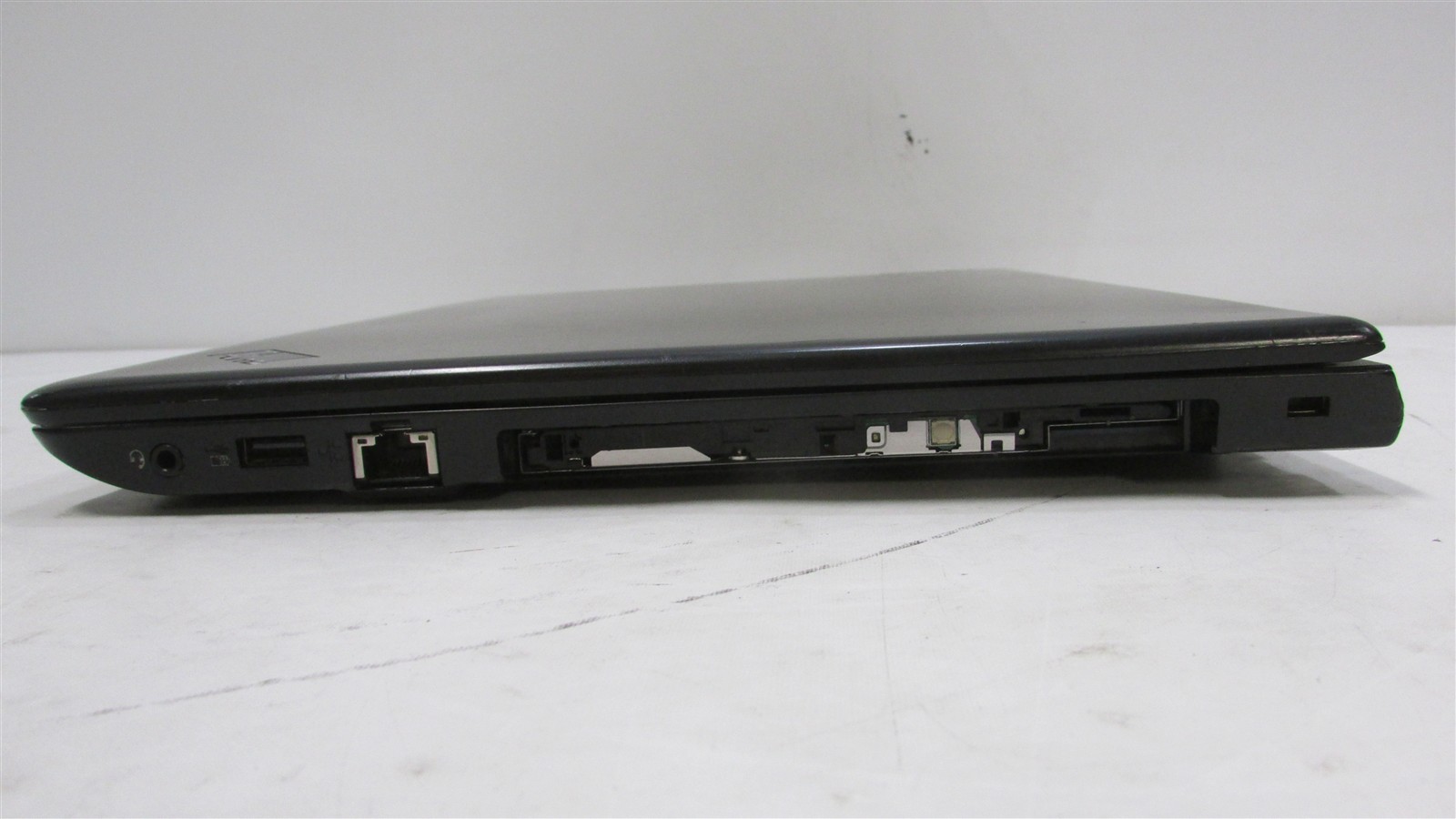 Lenovo Thinkpad E570 i7-7500U 2.7GHz 8GB RAM 128GB m.2 15.6″ Windows 10 Pro DMG