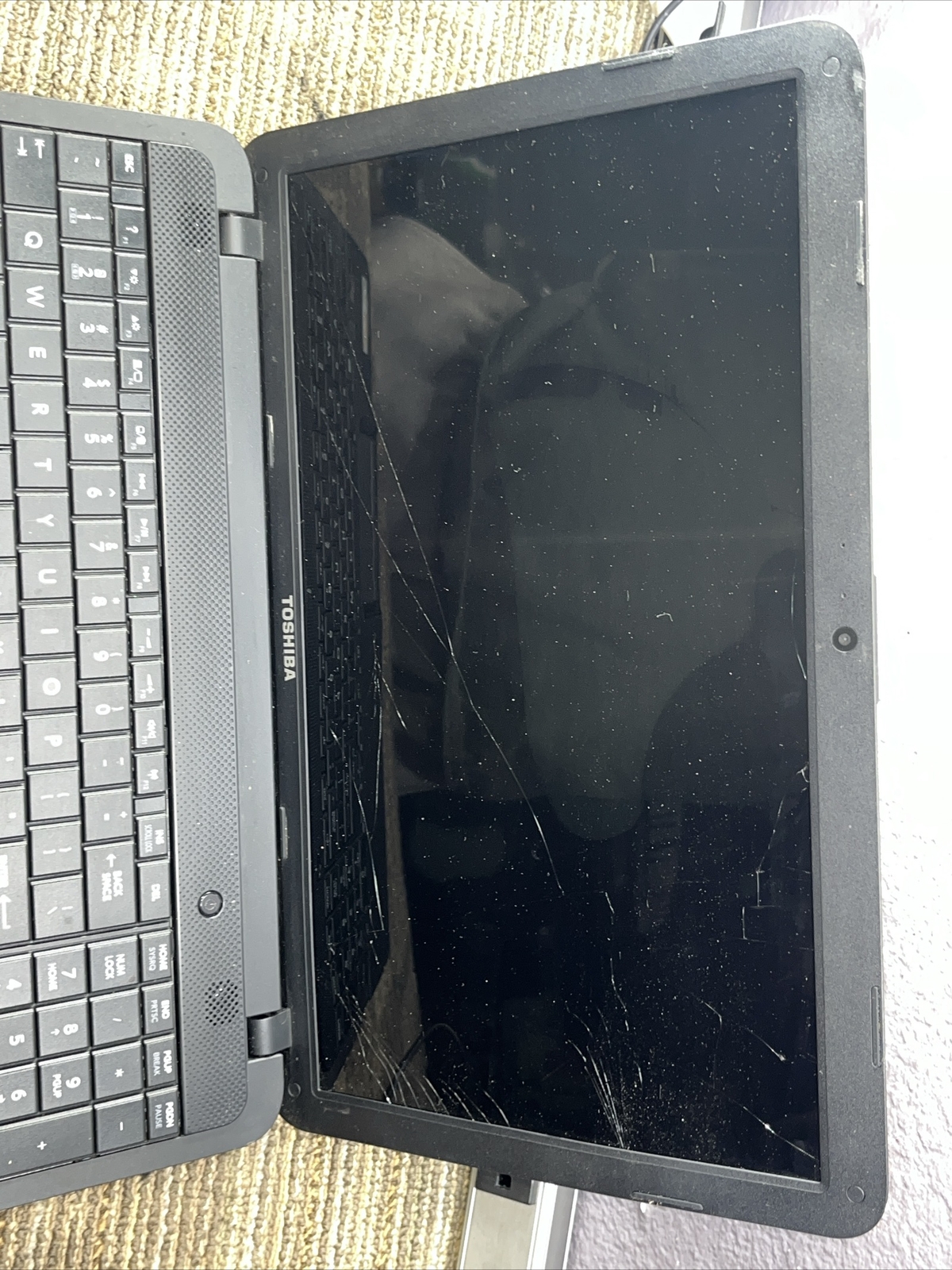 Toshiba Satellite C855D-S5344 15.6″ Laptop 729449