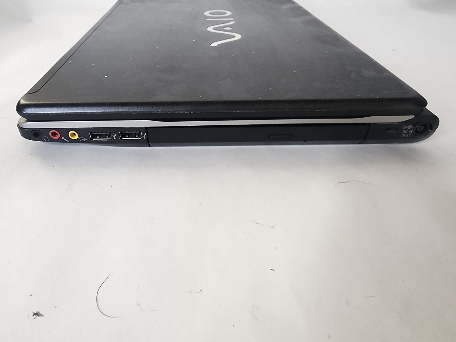 Sony Vaio PCG-7F1L Notebook Laptop 512mb RAM Pentium@1.73ghz 100gb Hdd READ