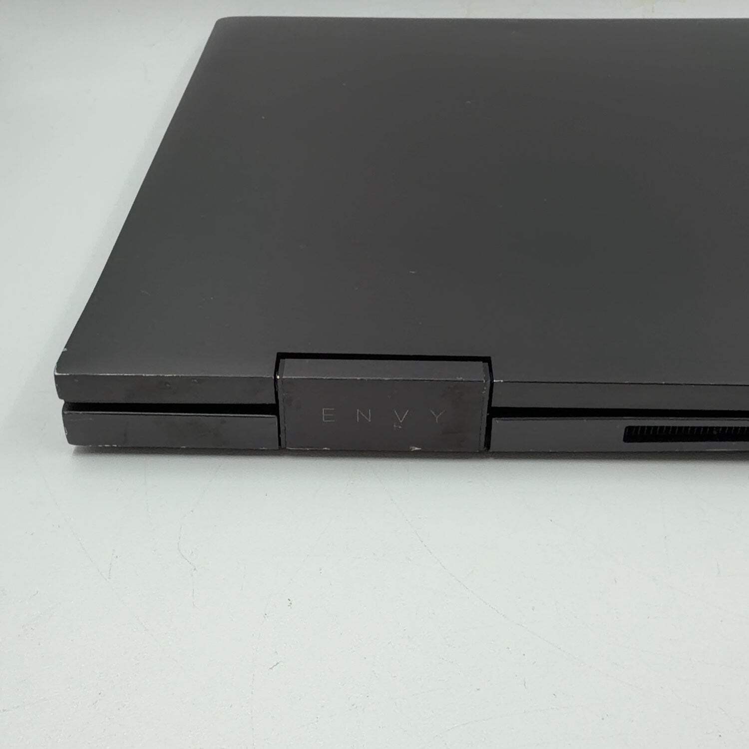 Broken HP Envy x360 15M-EE013DX Ryzen 5 4500U 8GB RAM 256GB SSD Cracked Screen