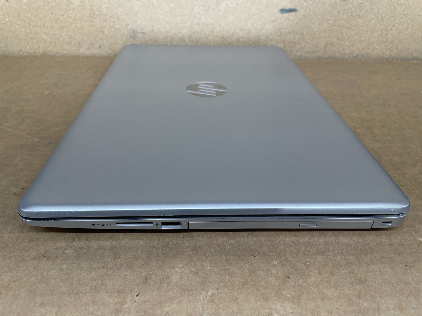 HP Laptop 17-by3xxx, Intel Core i5-1035G1 @1.00GHz, 4GB RAM, 256GB SSD, W11 READ