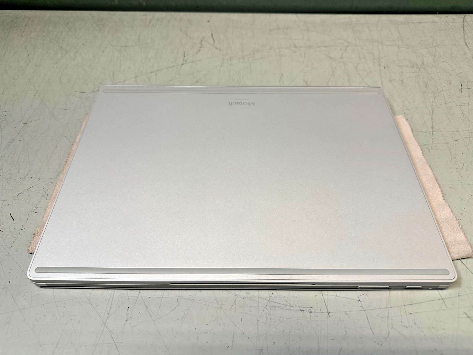 SURFACE BOOK 2 13.5″ TOUCH – i5-8350U | 8GB RAM | 256GB SSD | INTEL UHD | WIN 10