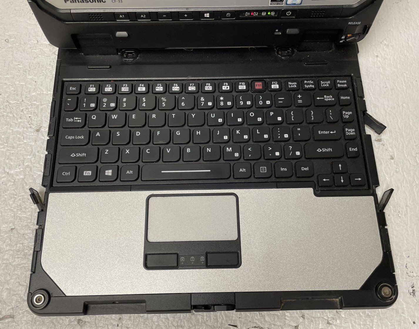 Panasonic ToughBook CF-33 i5-7300U 2.60GHz 8GB RAM 256GB SSD 2Battery No OS READ