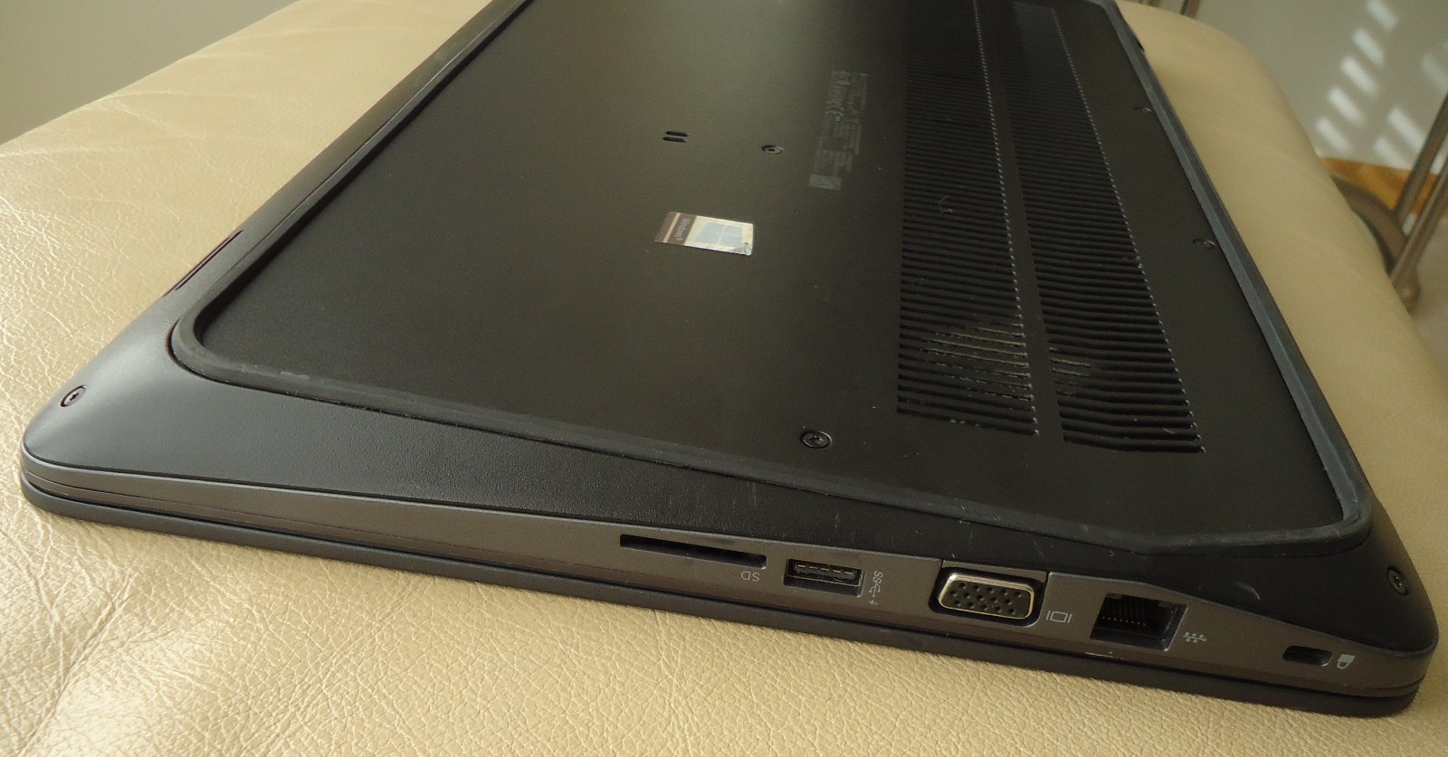 HP ZBook 15 G3 i7-6700HQ 2.70GHz 8GB 128GB NVMe 15.6″ FHD Quadro M2000M