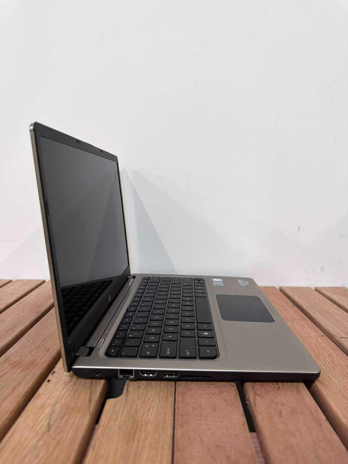 HP Folio 13-2000 Intel i5-2467M 1.6GHz 4 GB NO HDD/OS