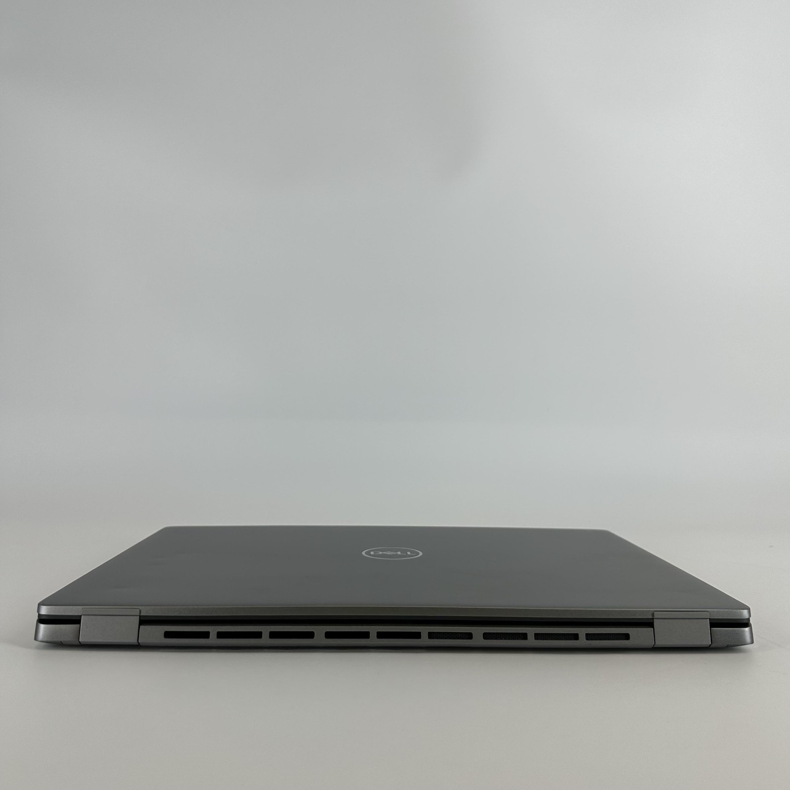 Dell Latitude 7640 16 Gray FHD+ 1.6 GHz i5-1345U 16GB 256GB SSD Good