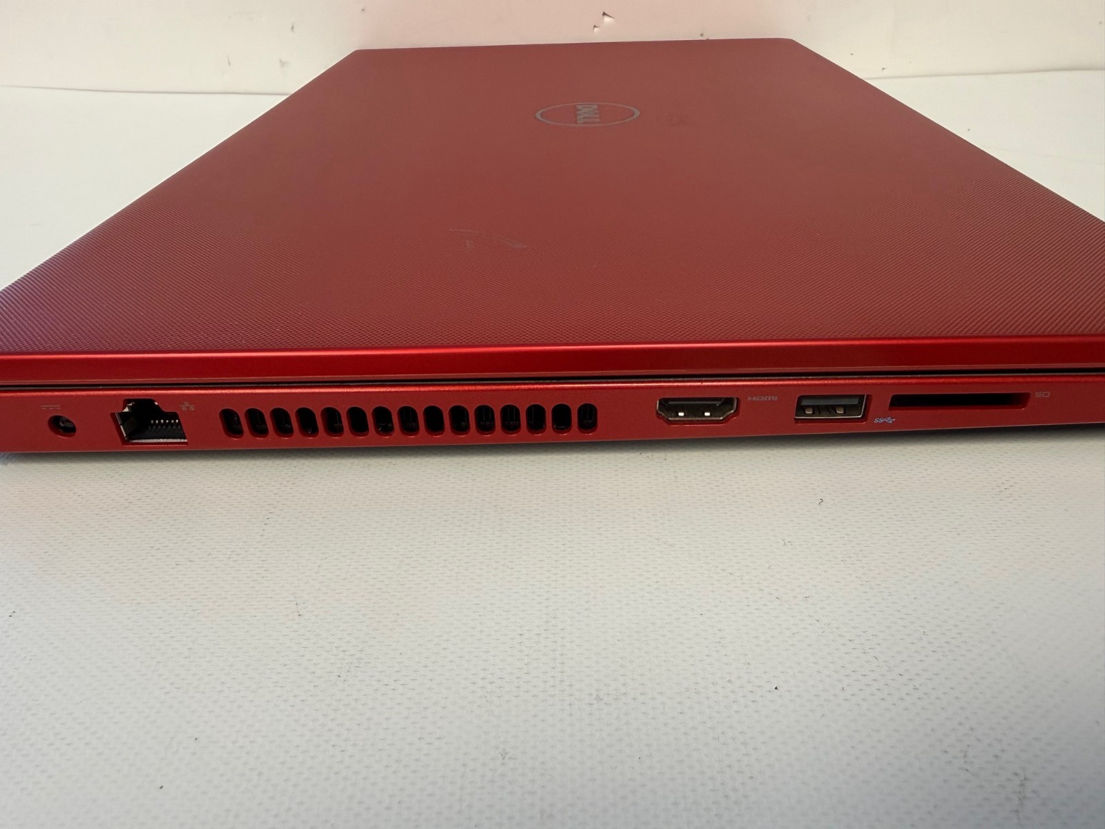 DELL INSPIRON 5555 LAPTOP 15.6″ LCD AMD A4-7210 1.80GHZ 8GB RAM 500GB HD *AS-IS*
