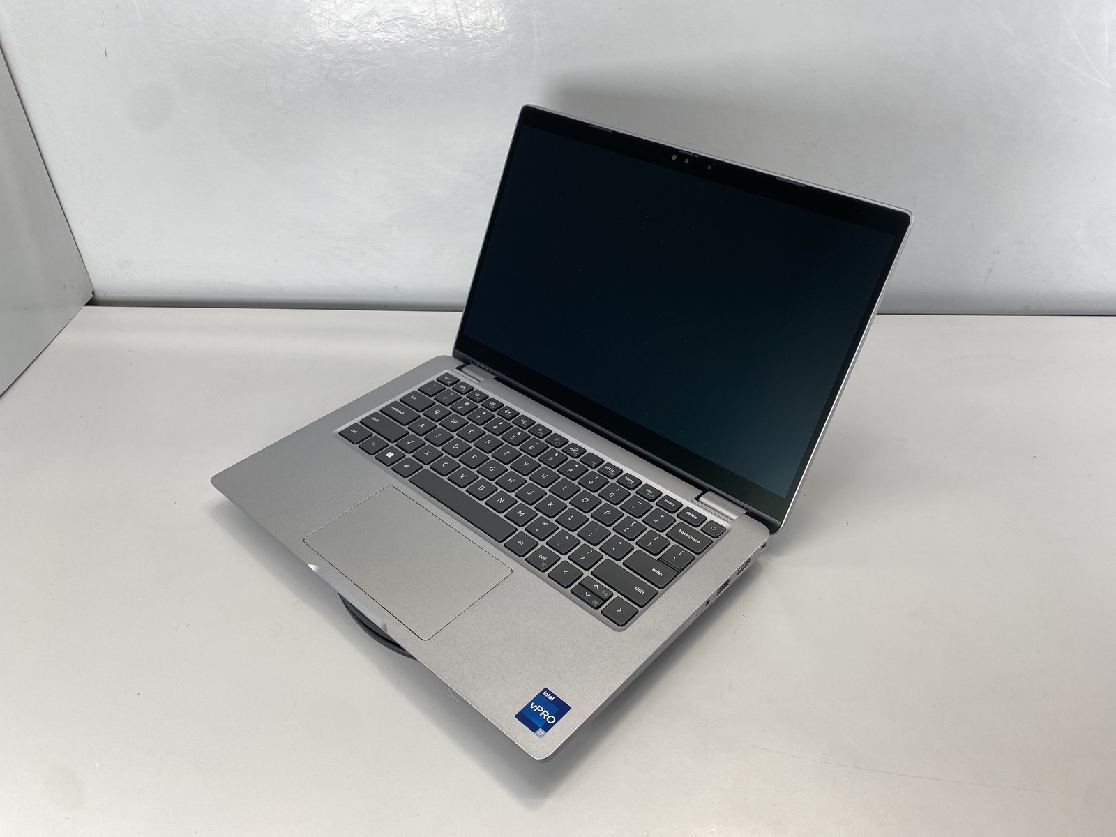 Dell Laptop Latitude 5340 13.3″ Intel Core i7-1365U 256GB- Silver