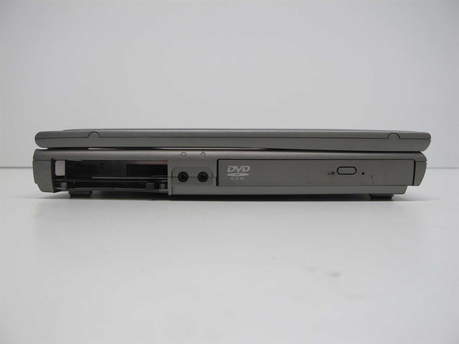Dell Inspiron 1150 Laptop PP08L Intel Celeron 2.60 GHz No Ram No HDD – Damaged