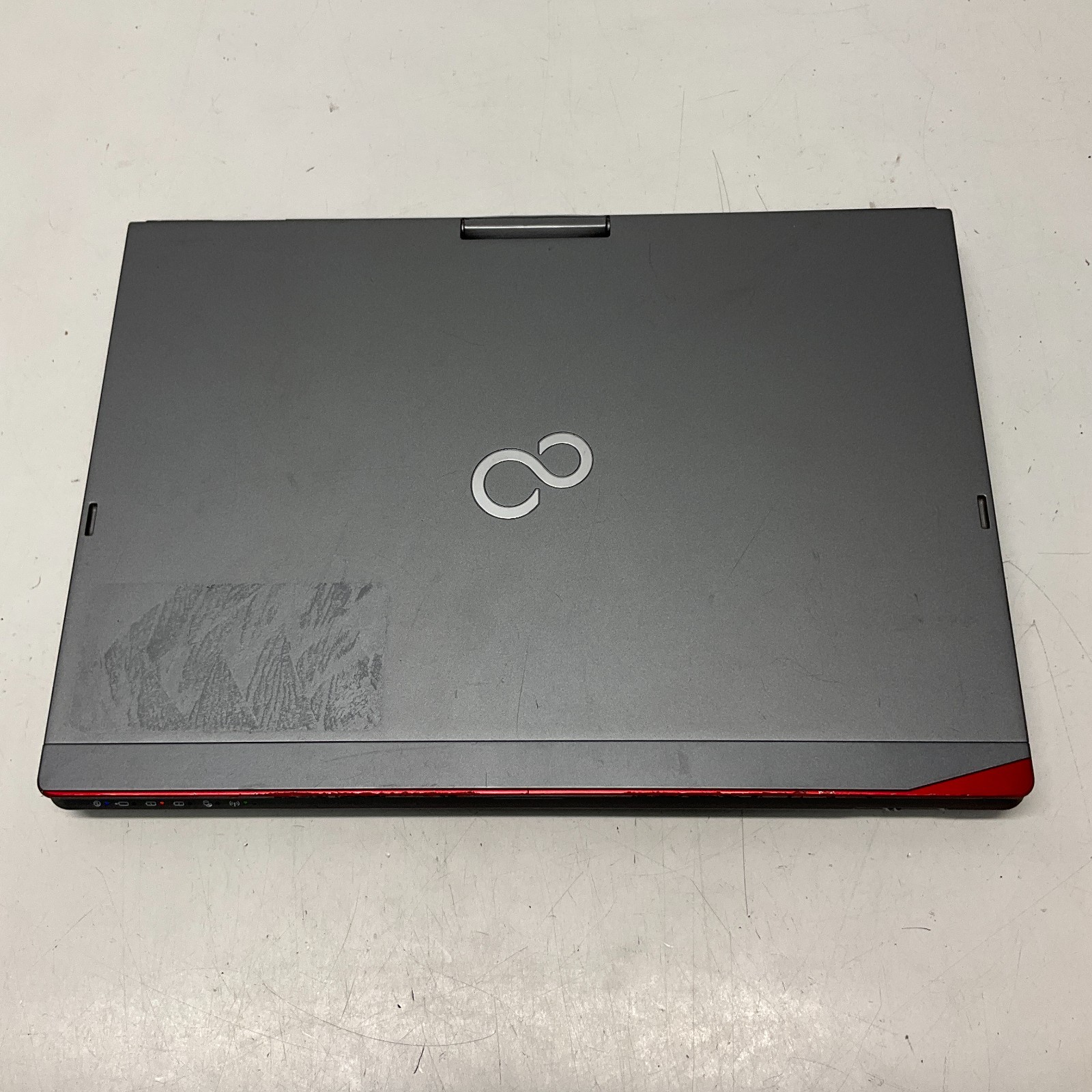 Fujitsu Lifebook T726 2-in-1 12.5″ Intel Core i5-6200U 2.3GHz 8GB RAM 128GB SSD