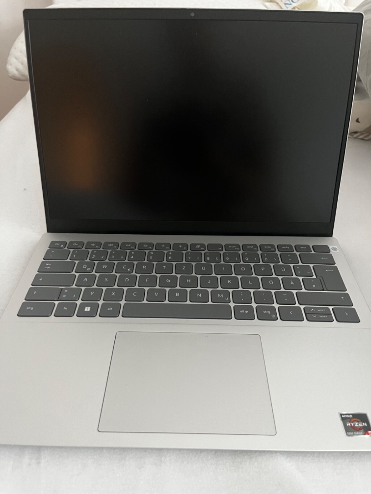Dell Inspiron 14 5425 14″ (512GB SSD, AMD Ryzen 7 5825U, 2.00GHz, 8GB RAM)…