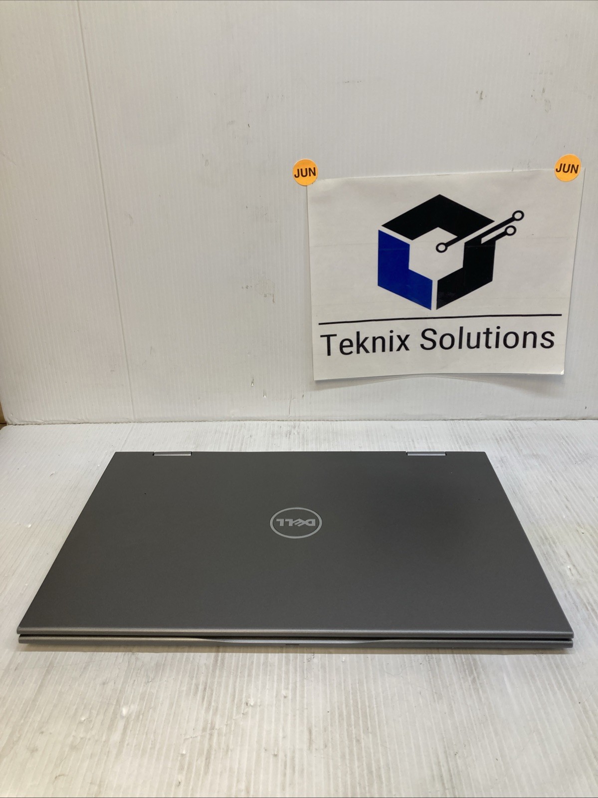 Dell Inspiron 15-5568 Intel Core i3-6100U 2.30GHz 4GB NO HDD Boot to BIOS