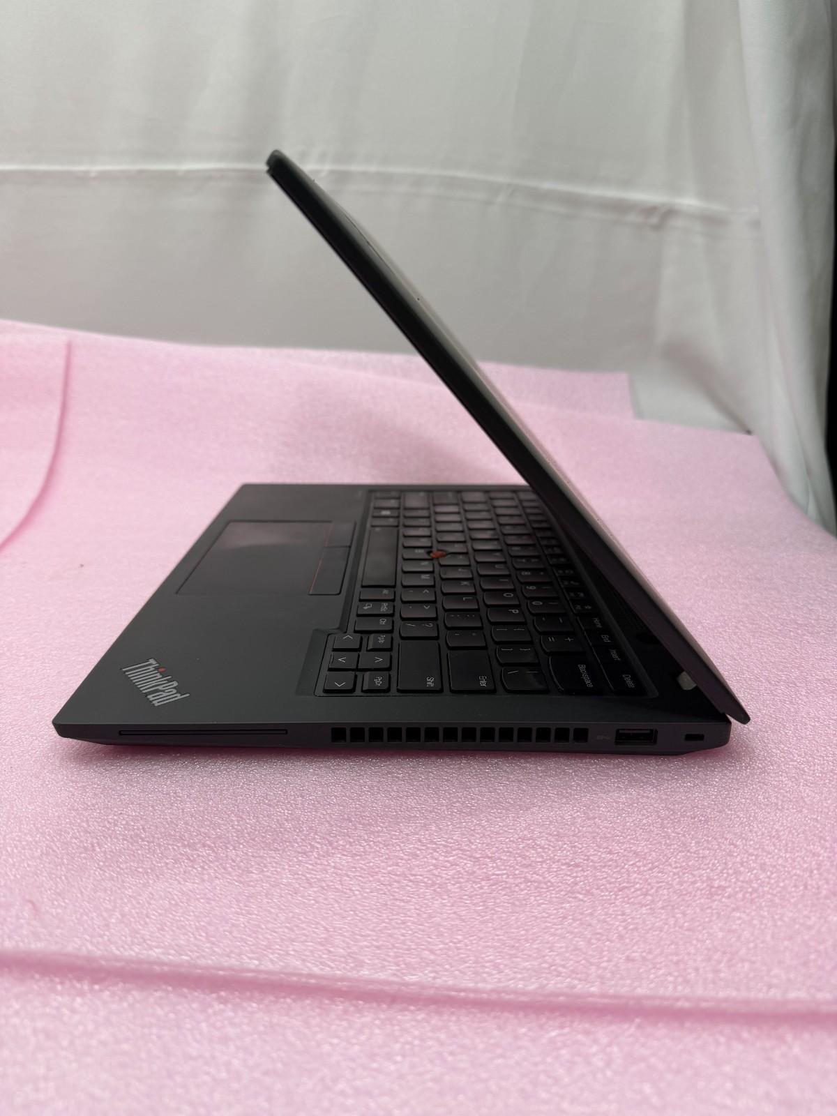 Lenovo ThinkPad P14s Gen 3 14″ i7-1280P 1.8GHz 16GB RAM T550