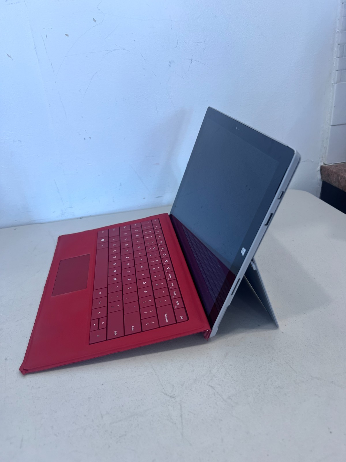Microsoft Surface Pro 3 12 Touch i5-4300U 4GB 128GB SSD Win10 Pro + Keyboard