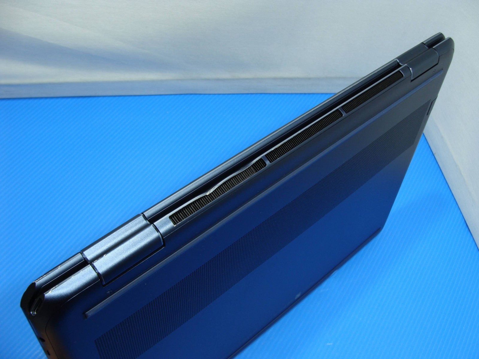 HP Spectre x360 16-f0013dx 16″ 3K+ TOUCH core i7-11390H 3.4GHz 16GB 512GB