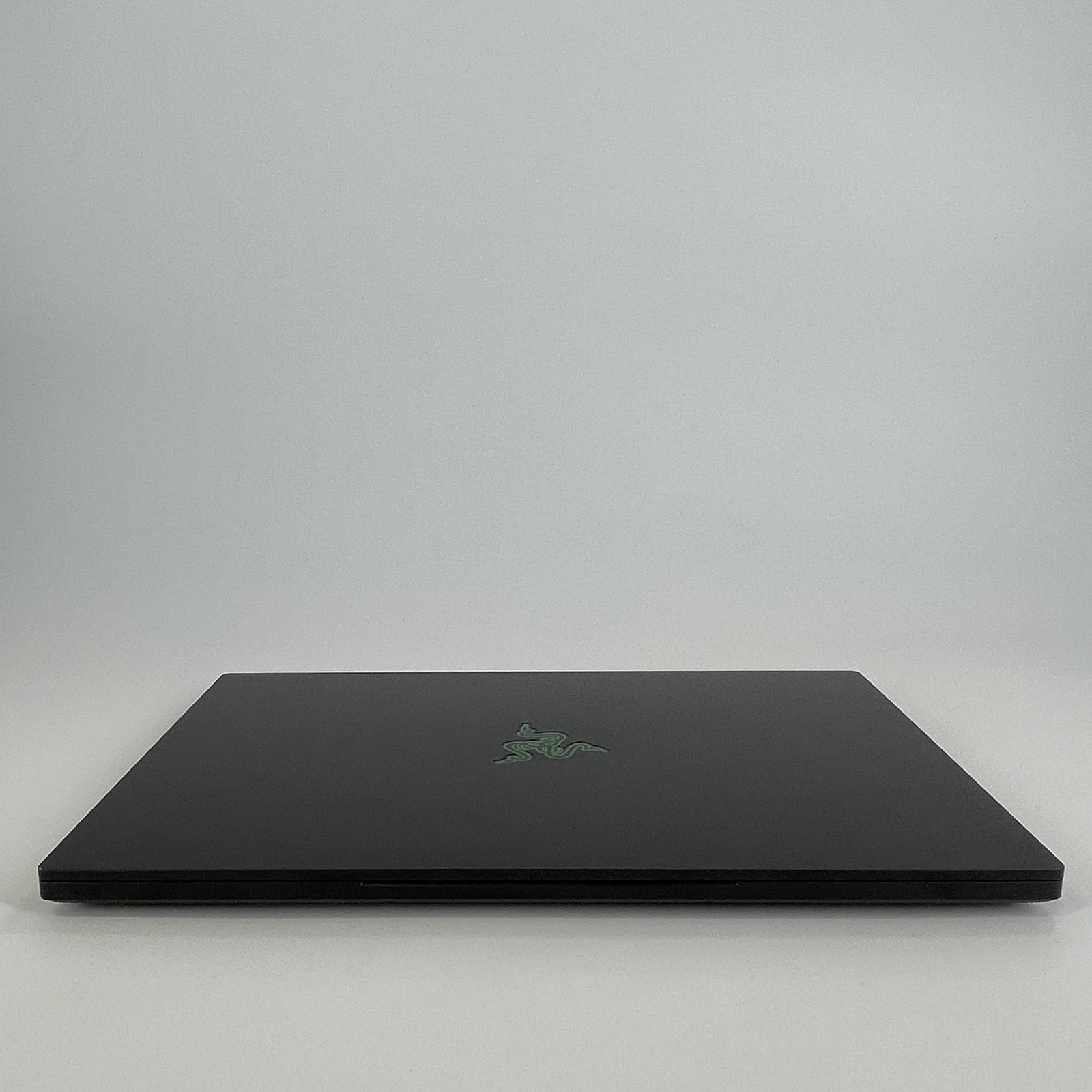 Razer Blade 15 240Hz 2K 2.4 GHz i7-12800H 32GB 1TB SSD RTX 3080 Ti – BOARD ISSUE