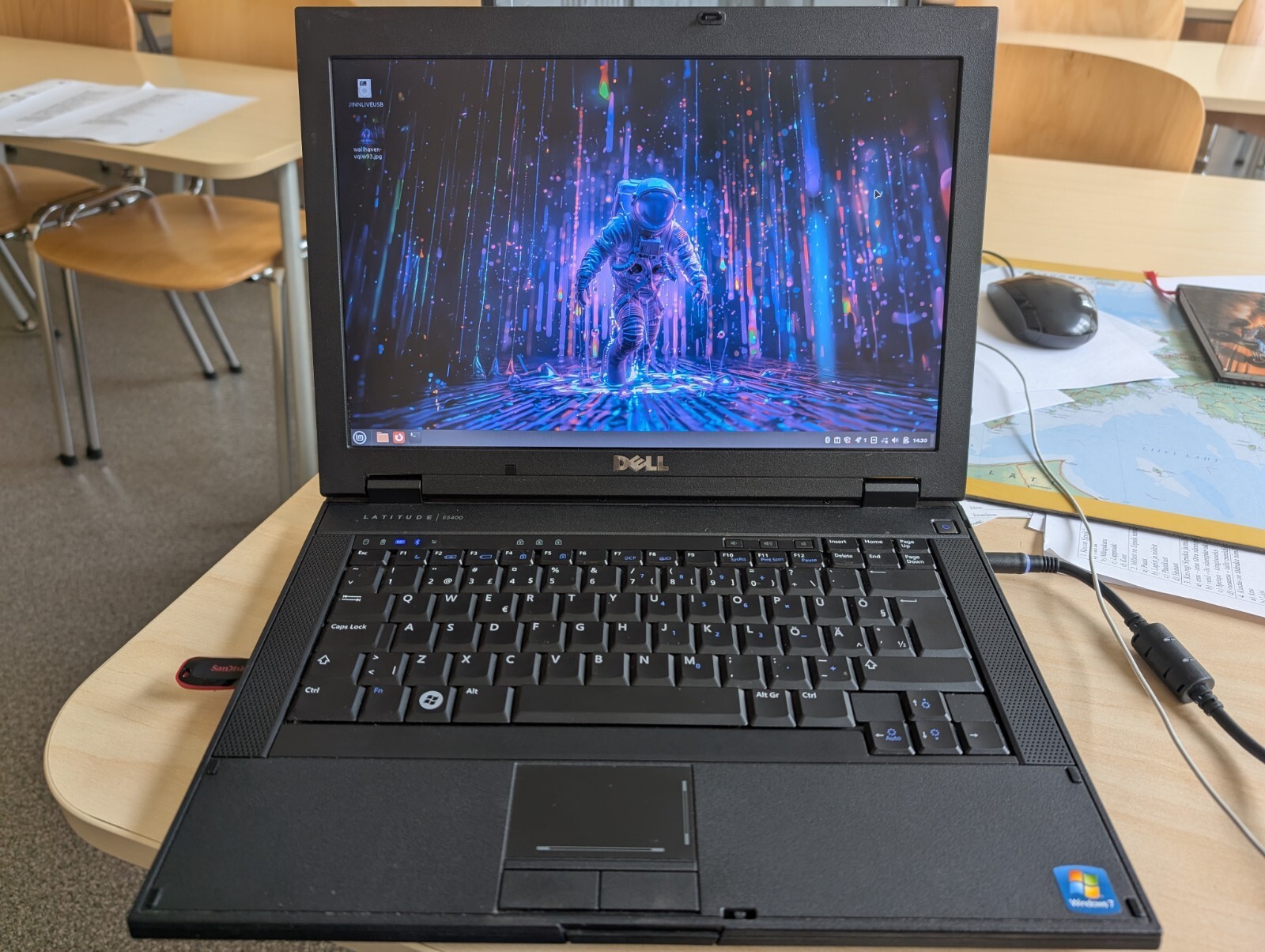 Dell Latitude E5400 / Core 2 Duo P8700 / 4GB RAM / 120GB SSD