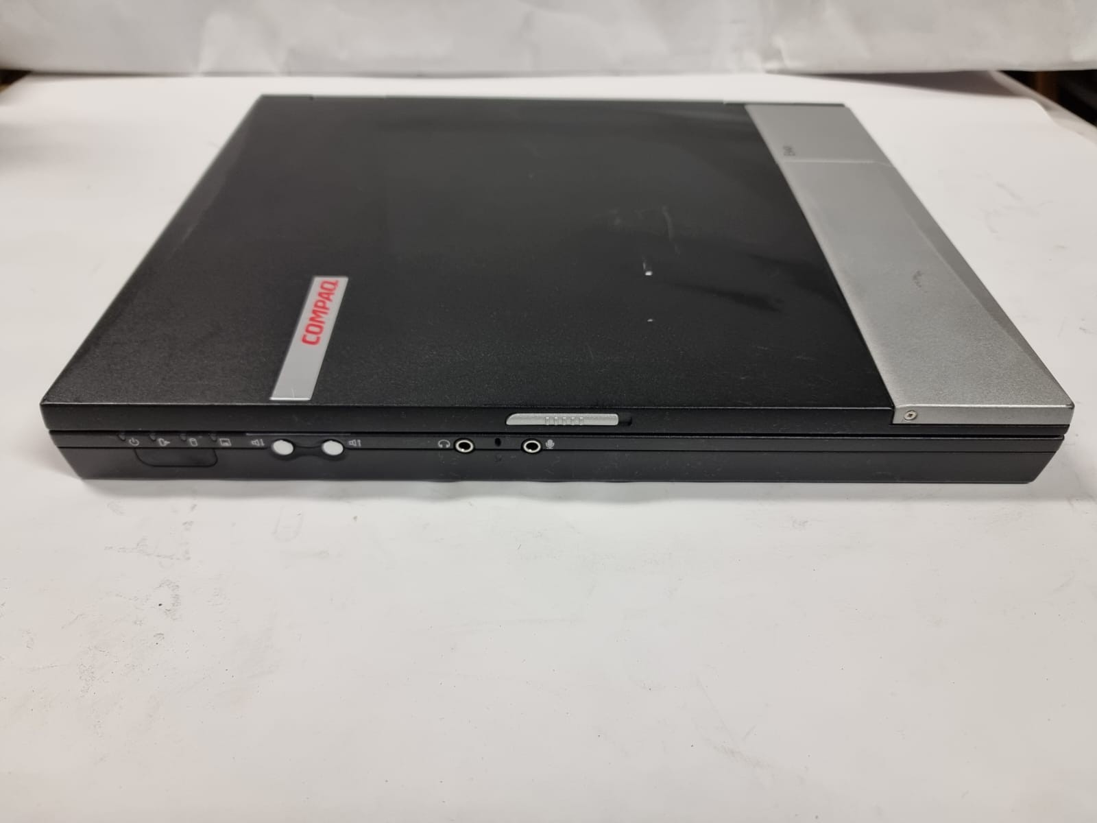 Compaq Evo N600C Intel Pentium III-M 1066MHz 256 MB NO HDD / Vintage / Untested