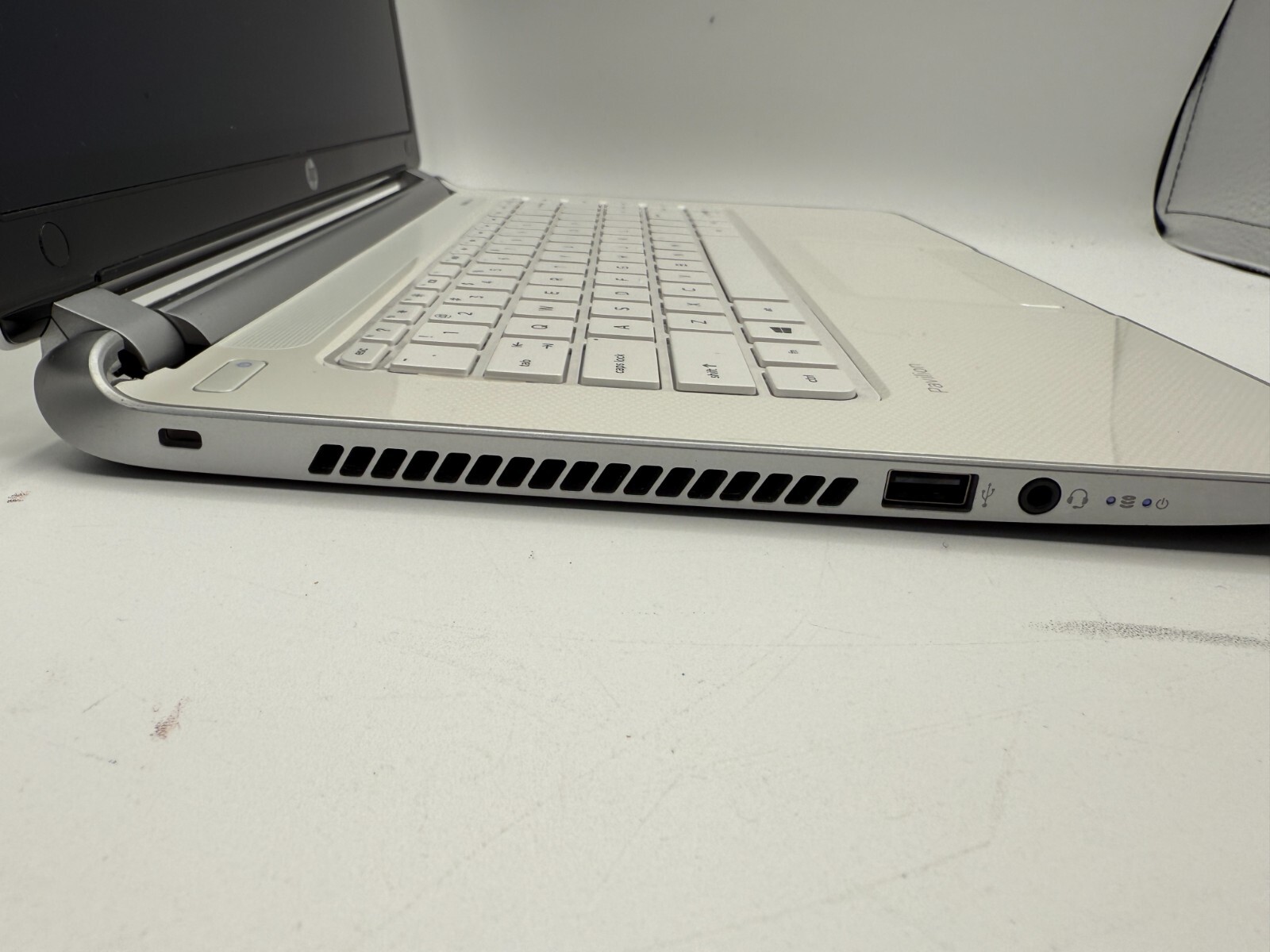 HP Pavilion 14-f023cl Silver 14″ Laptop PC Windows 10- fast ship