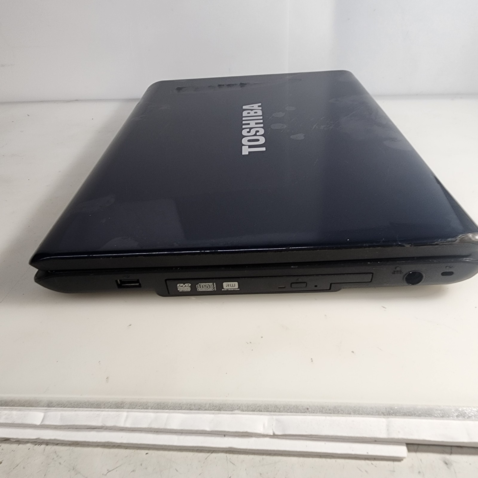 Toshiba Satellite L305-S5955 Intel Celeron CPU 900 2.20GHz Untested No Ac Adapt
