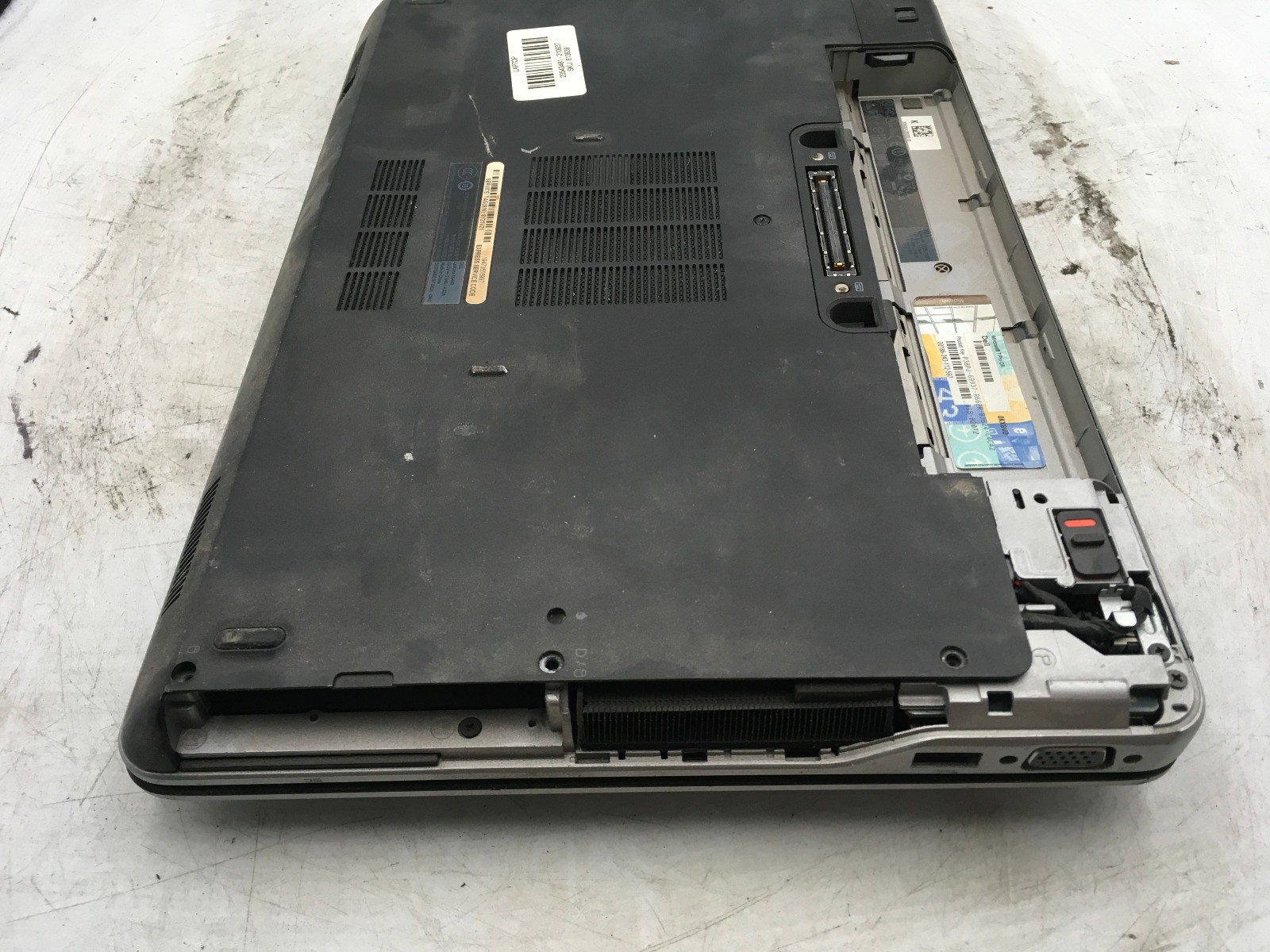 DELL LATITUDE E6440 – BOOTS TO BIOS/BAD LCD – INTEL I5 4TH GEN – NO RAM -14″-BB