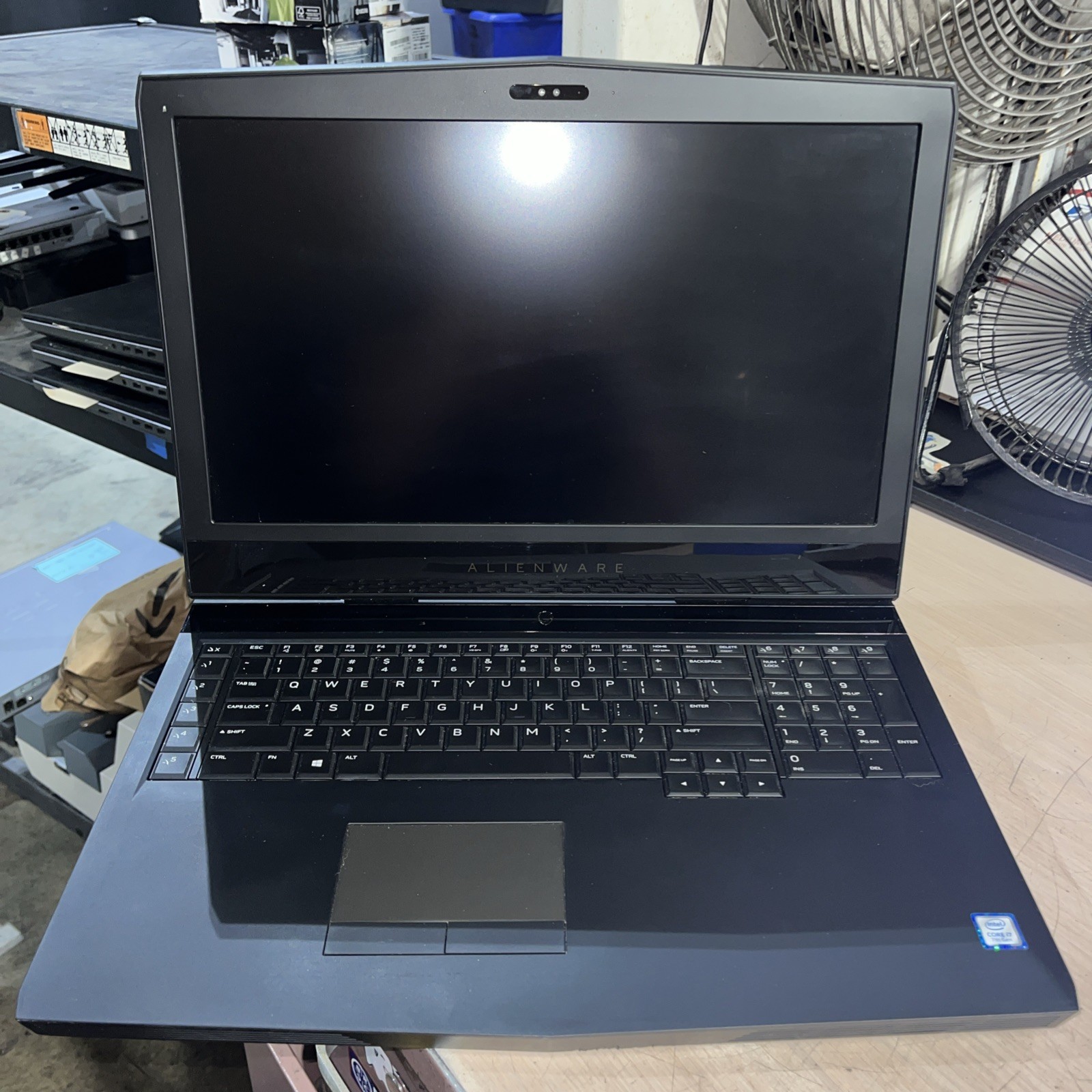 ALIENWARE 17 R4 INTEL CORE I7-7700HQ 2.80GHZ 8GB RAM NO HD
