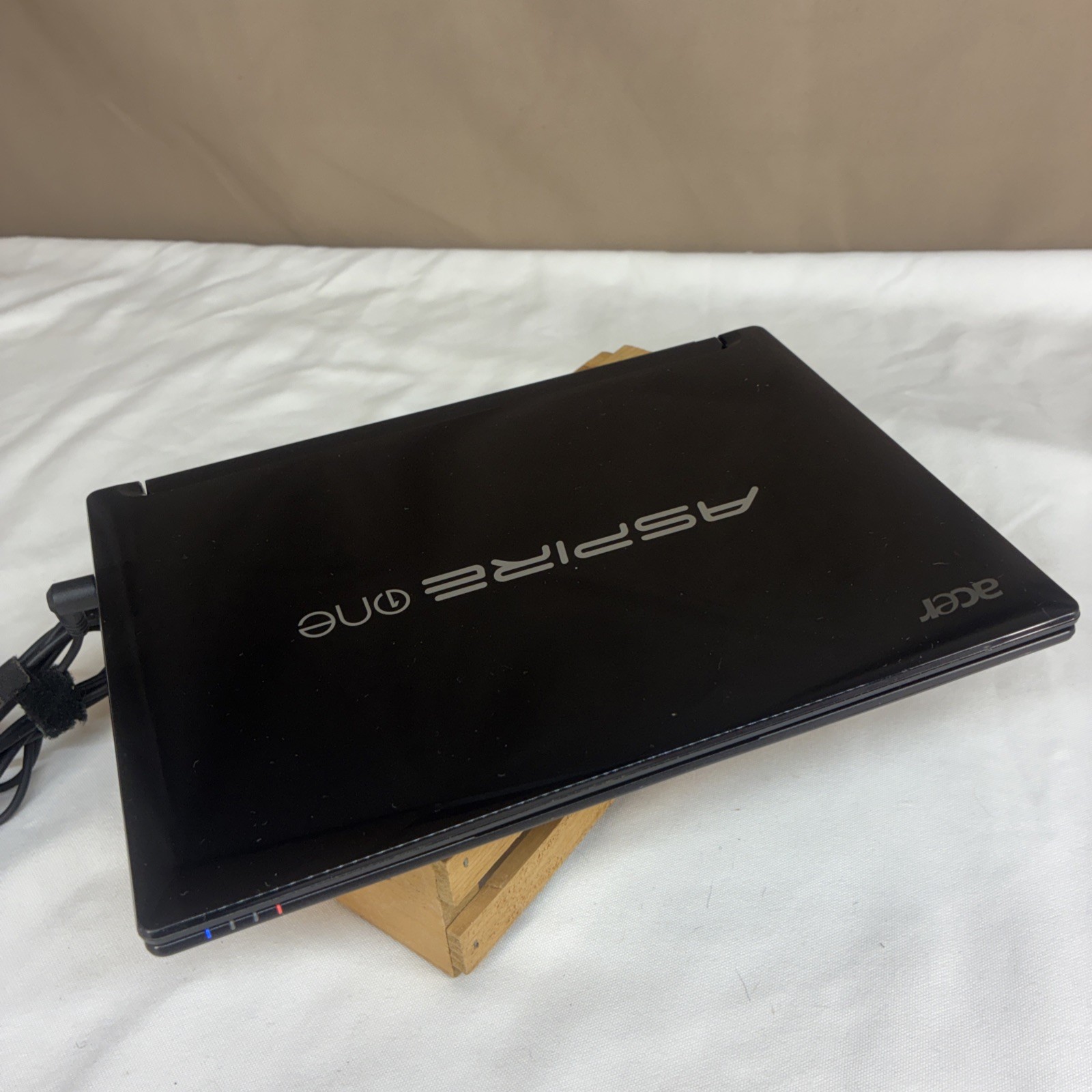 Acer Aspire One D250 Kav60 Laptop Computer Bad screen- For Parts Or Repair