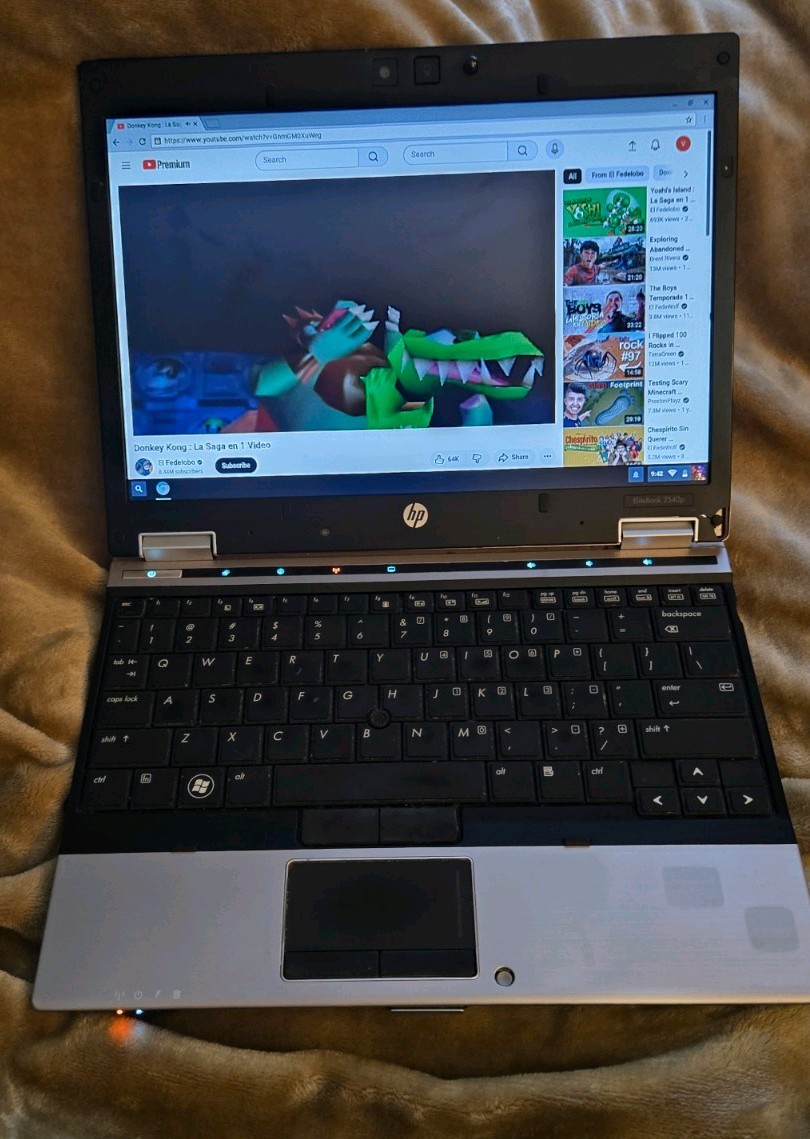 HP HP EliteBook 2540p (XT932UT) i7 L 640 1GB No HD, ssd slot