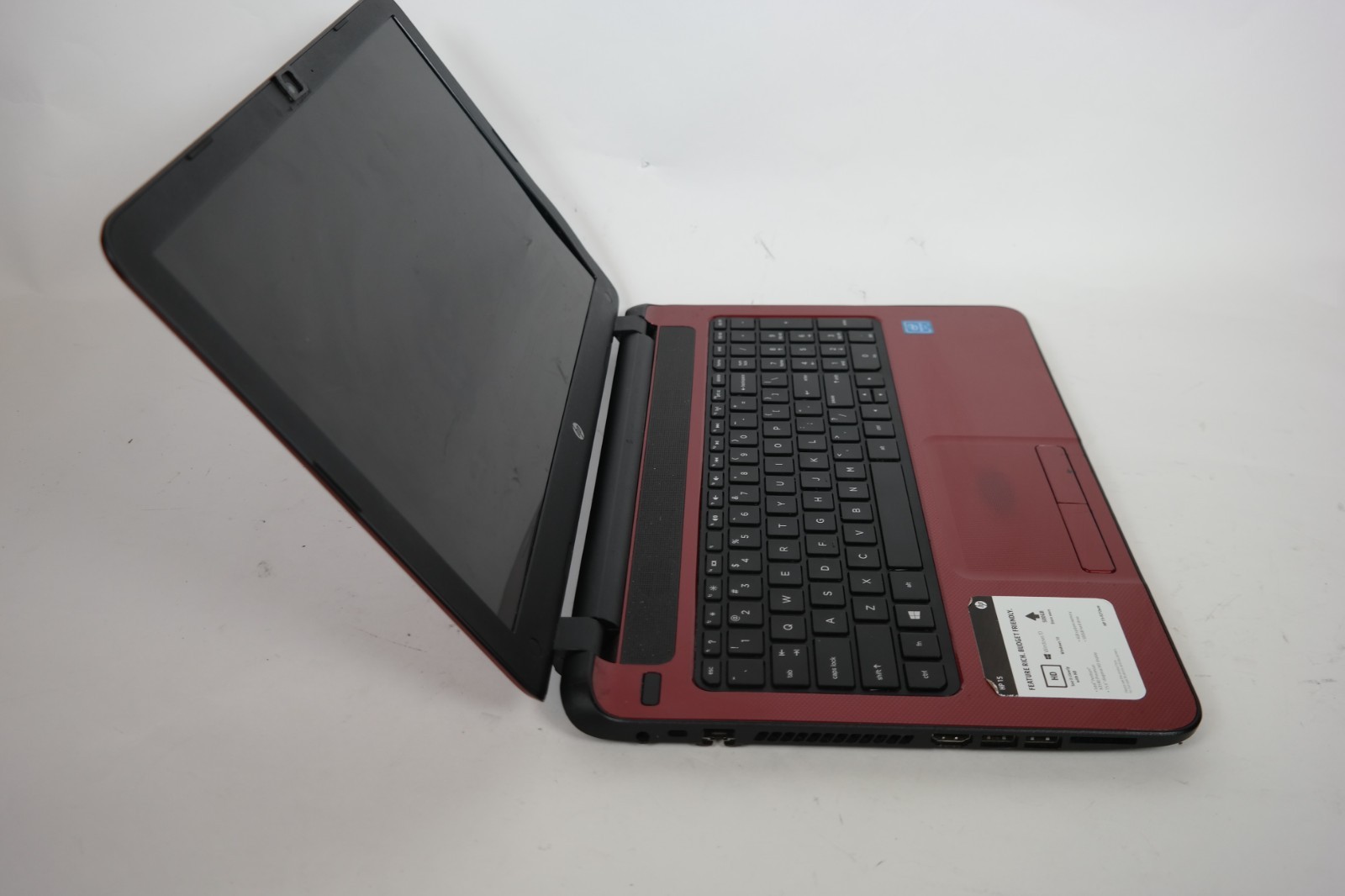 HP 15-F272WM 15.6″ intel Pentium N3540 – No RAM – No HDD – Broken Power Button