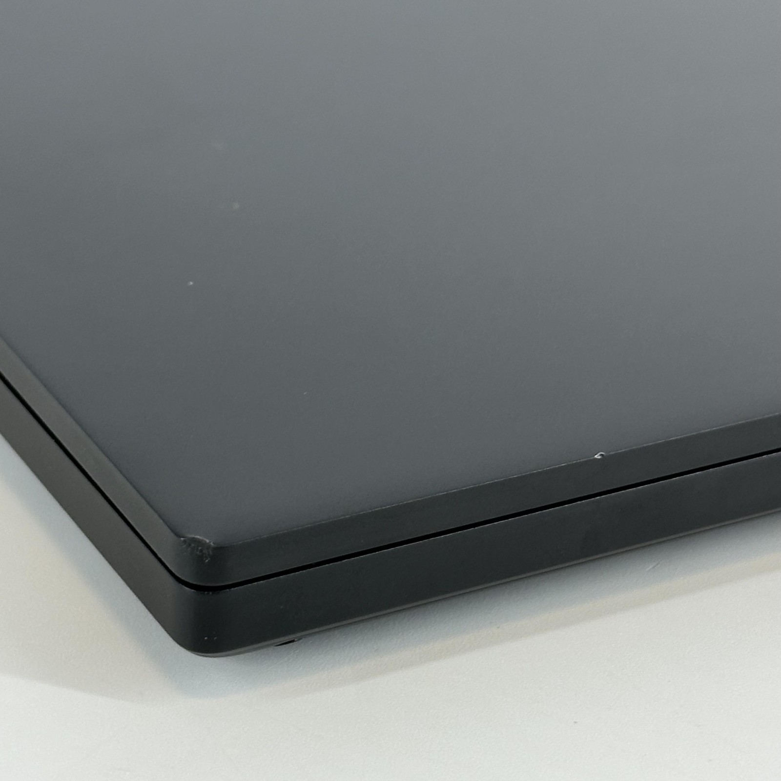 Razer Blade 15 Advanced 240Hz FHD i7-9750H 2.60GHz 16GB 1TB SSD RTX 2080 Max-Q