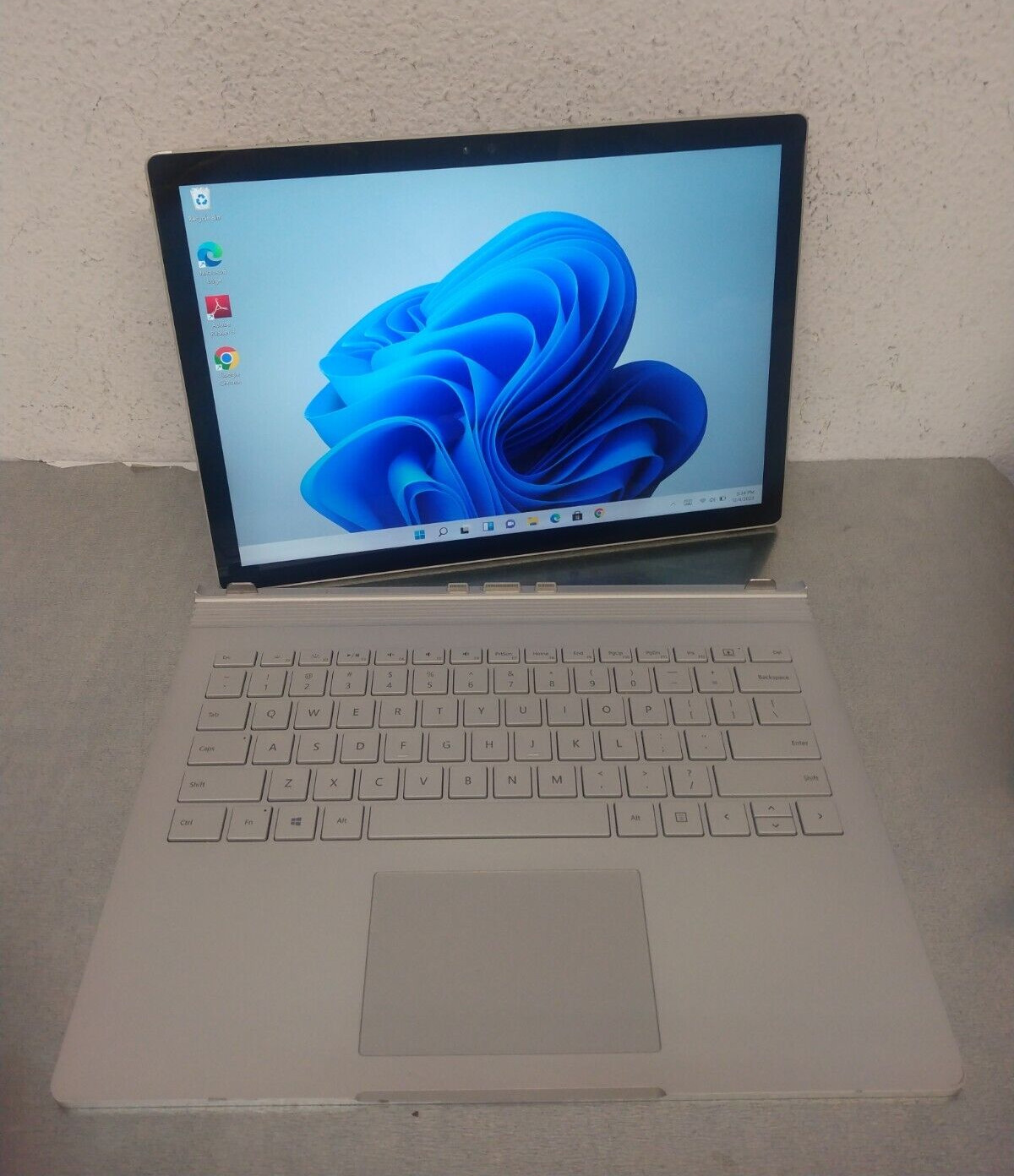 Microsoft 1703 Surface Book TOUCH Intel Core i7-6600U 2.6GHz 8GB 256GB SSD Win11