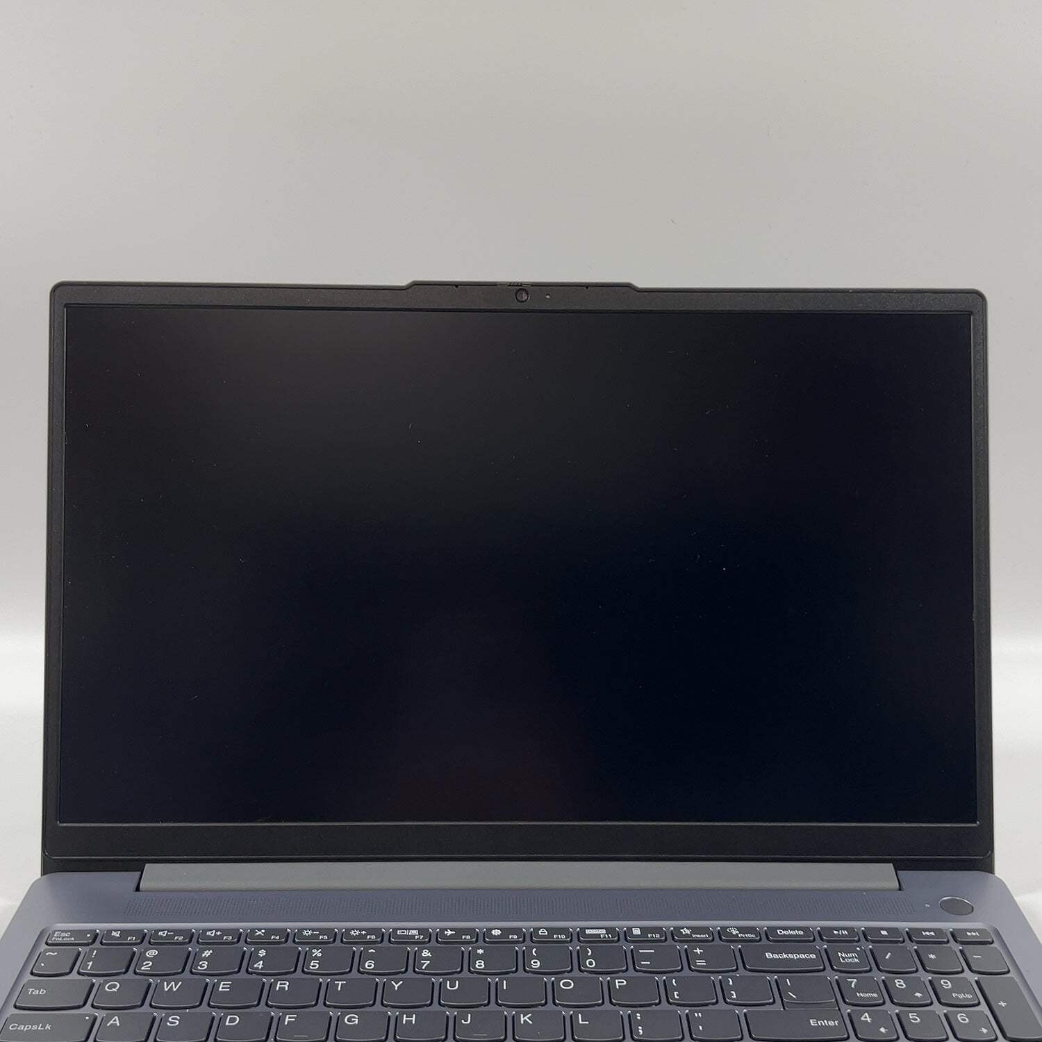 Lenovo IdeaPad Slim 3 15amn6 15.6″ Ryzen 5 7520U 2.8GHz 250GB SSD