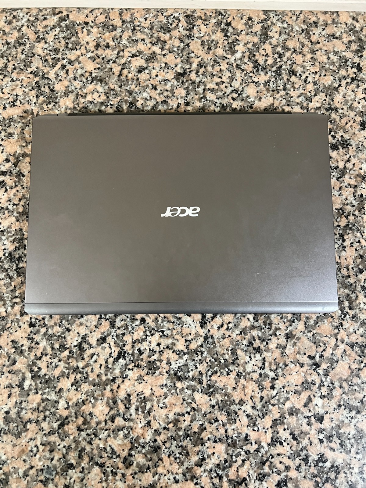 Acer Aspire 5810TZ-4657 Laptop with Intel Pentium U2700 1.30GHz 3GB