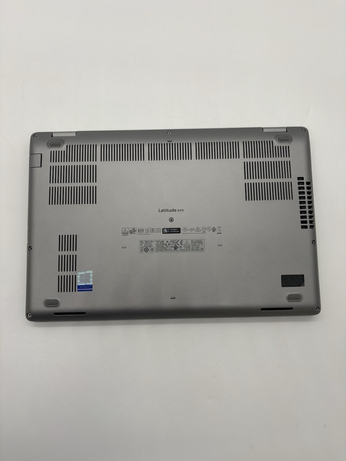 Dell Latitude 5411 15.6″ i7-10850H 2.70GHz | 16GB RAM 256GB SSD WINDOWS 11 PRO