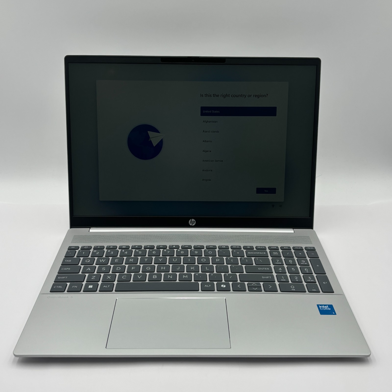 HP Omni Book 5 16″ Core 5 120U 16GB RAM LPDDR5 Gen 4 NVMe 512GB Silver – Mint