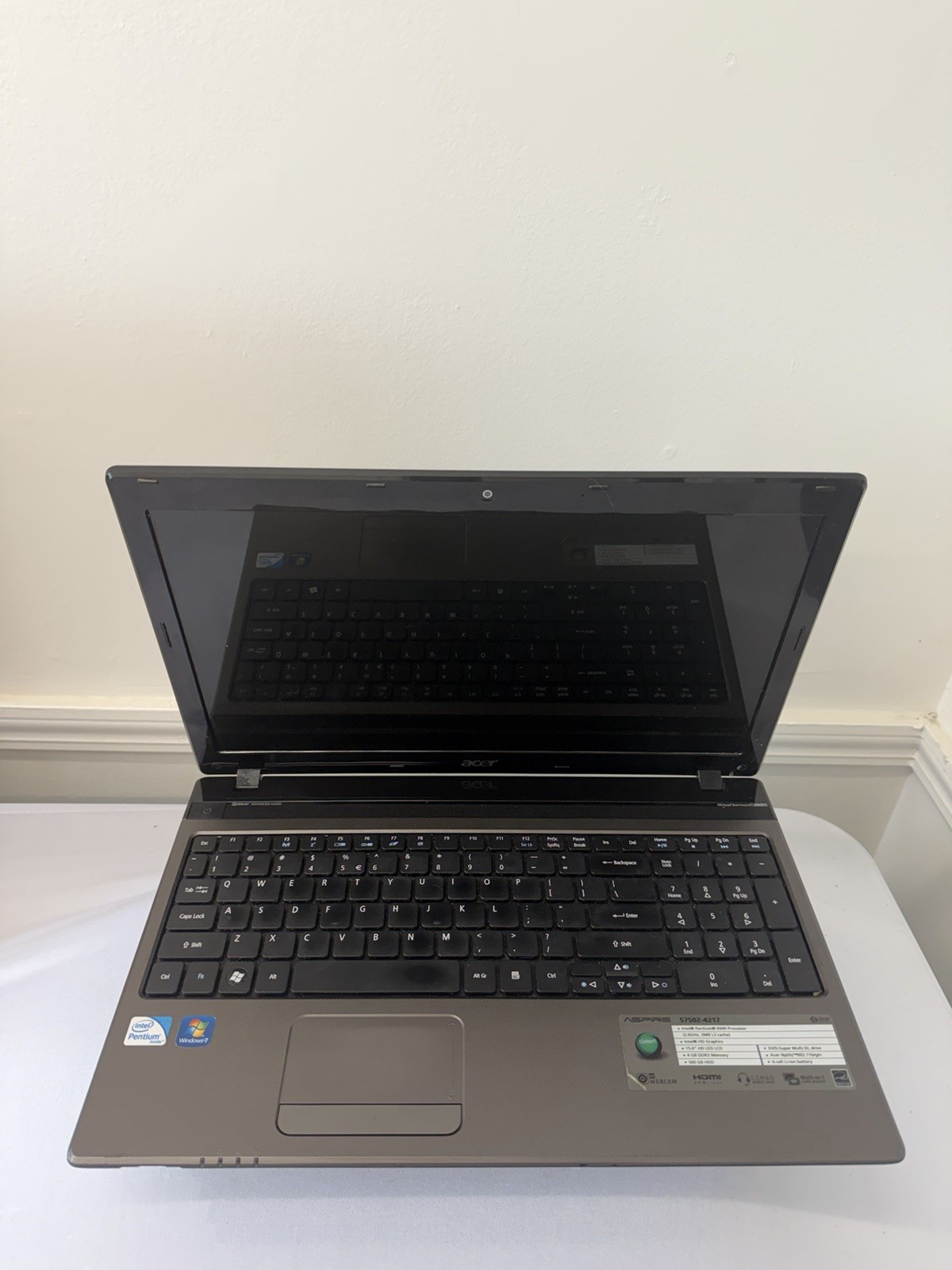 Acer Aspire 5750Z-4217 Laptop – Good Screen – Intel Pentium B950 – Read Des