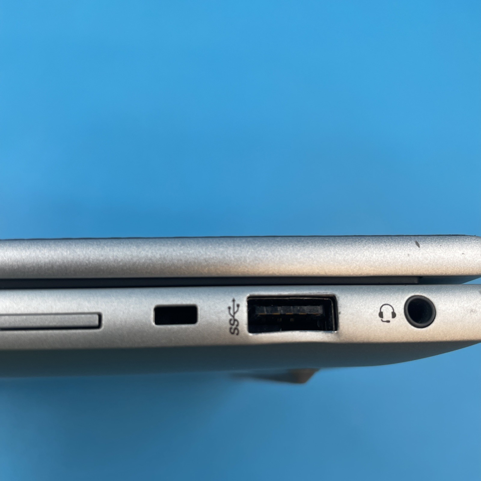 HP EliteBook 840 G9 | i5-1245U | 32GB RAM | 512GB SSD | WIN 11 PRO | 78% BATTERY