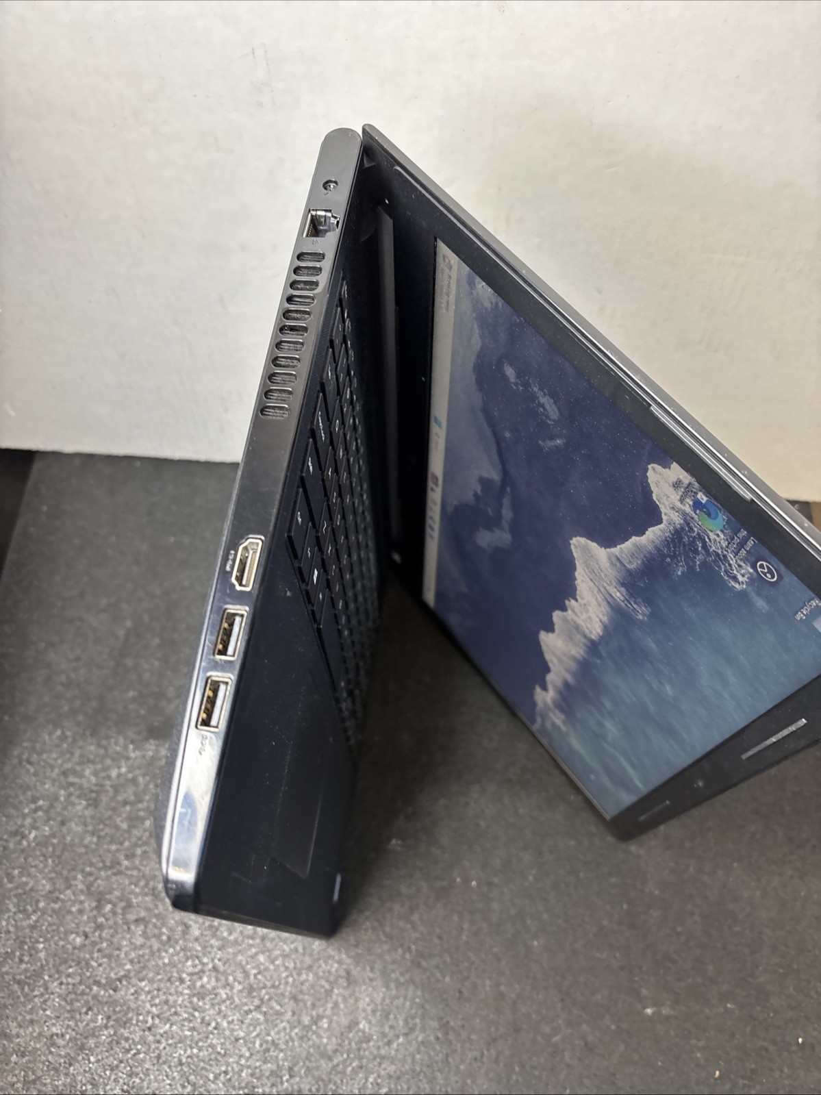 Dell Inspiron 15 3576 15.6″ Laptop i3-8130U 2.2GHz 8GB 1TB HD DVDRW Win 11 H