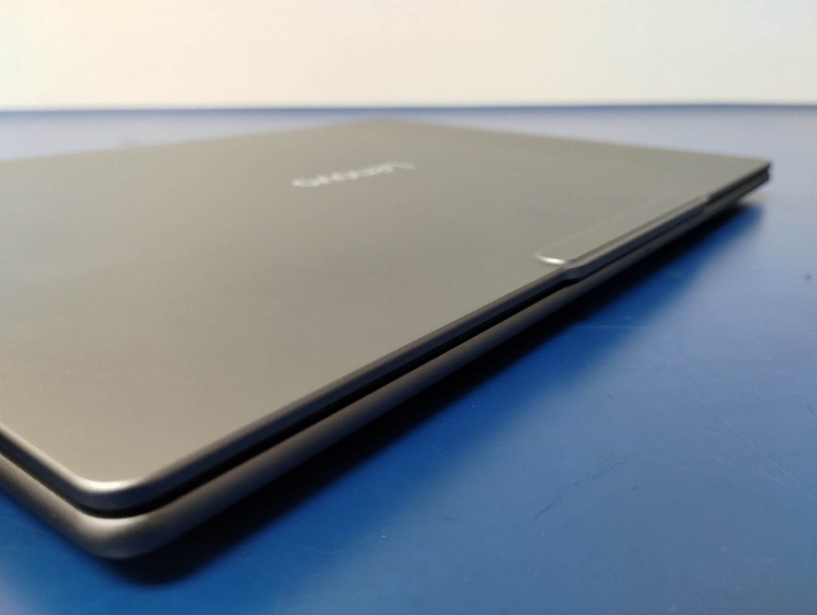 Lenovo Slim 7 14ILL10, Intel Core Ultra 7 258V, 2.20 GHz, 32 GB RAM, 1 TB NVMe