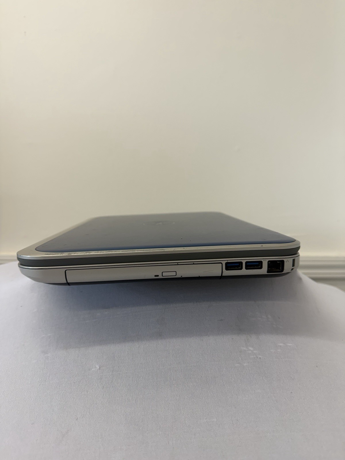 Dell Inspiron 5520 Laptop – Unknown if Screen is Good – Intel – Read Des