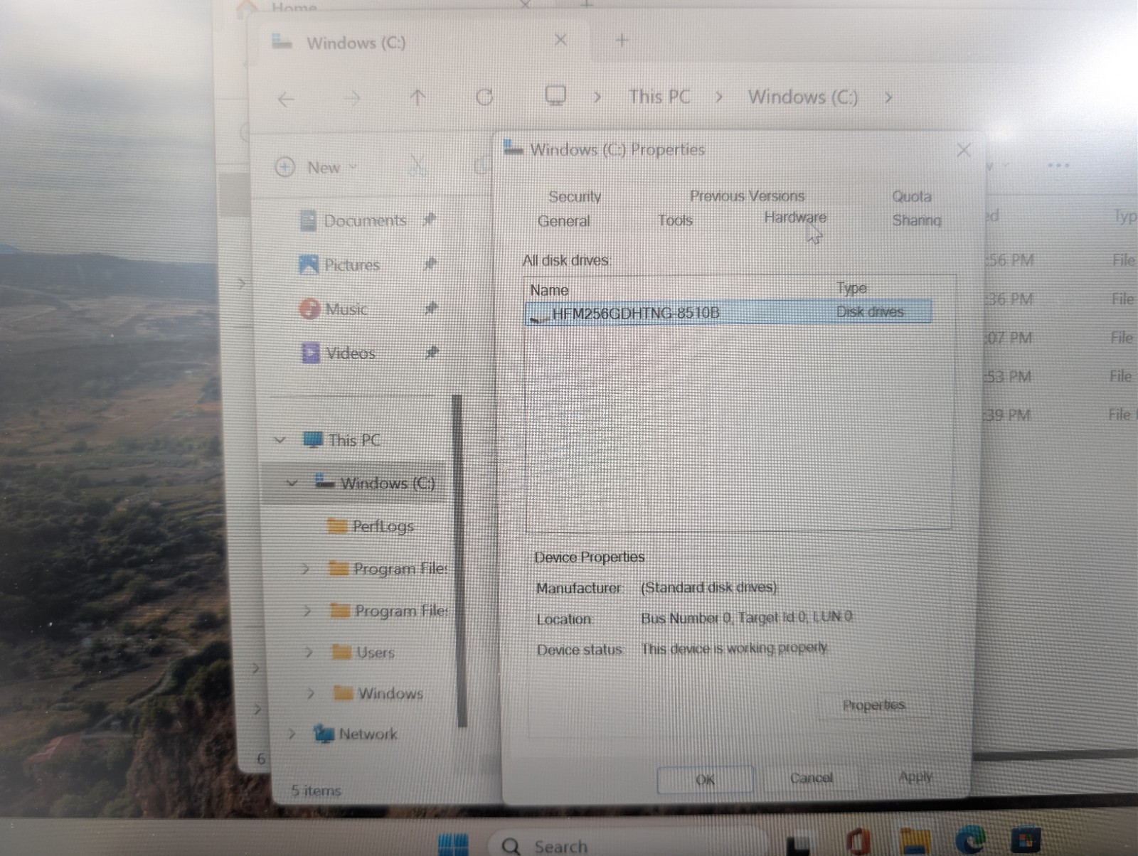 Lenovo ThinkPad E495 14″ W/ Ryzen 7 3700U W/ Radeon Vega Mobile 8GB 256GB SSD