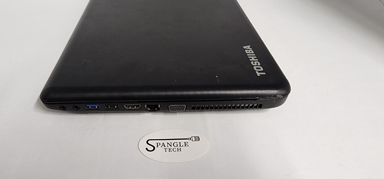 Toshiba Satellite C55-A5105 / Intel Celeron N2820 @ 2.13GHz / Read – AS-IS