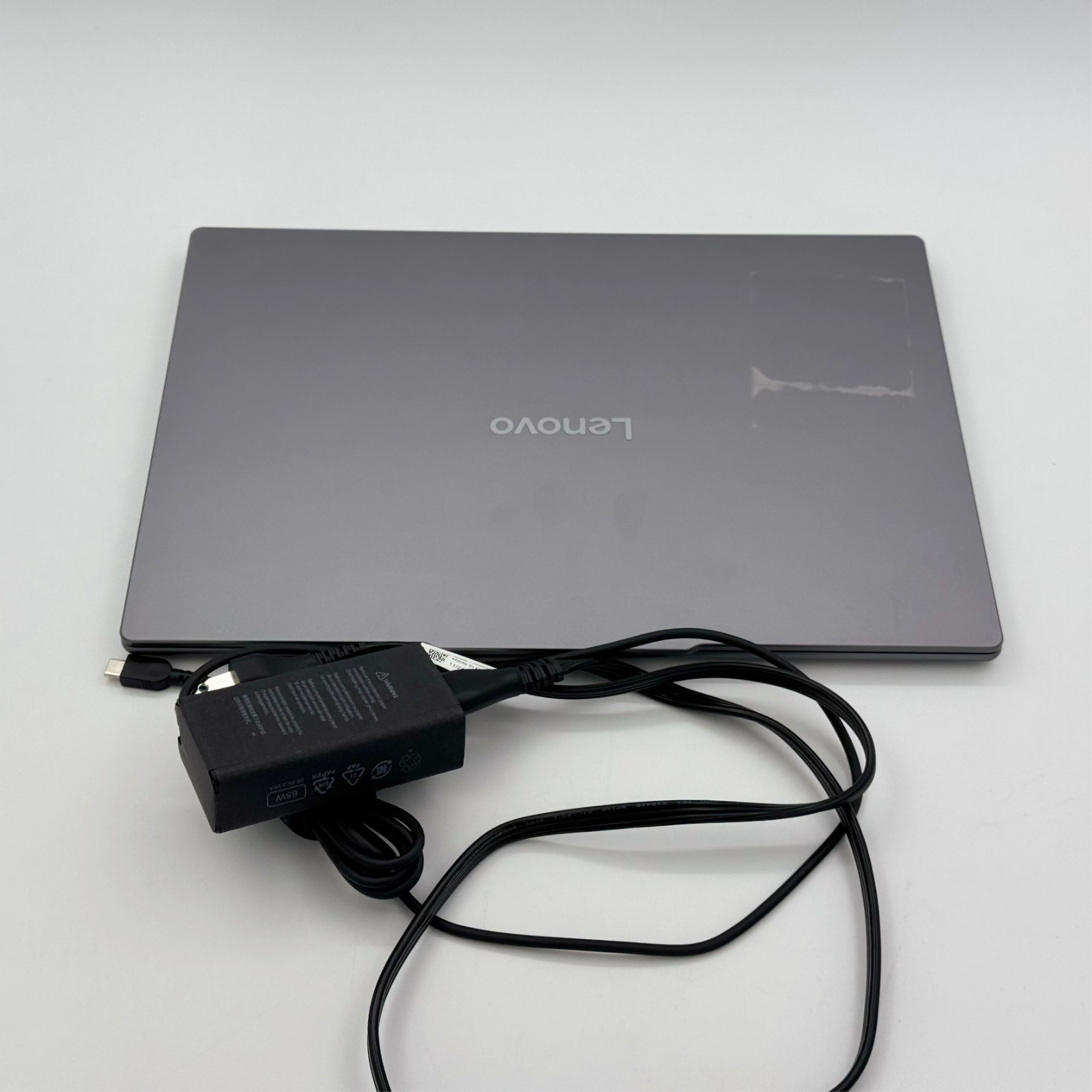 Lenovo Yoga Slim 7i Aura Edition 15.3″ 3K Touch Intel Ultra 7 258V 32GB 1TB 2024