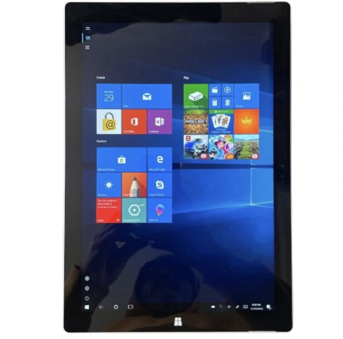 Microsoft Surface Book – 256GB + 8GB RAM, Intel Core i7 Windows 10 Working