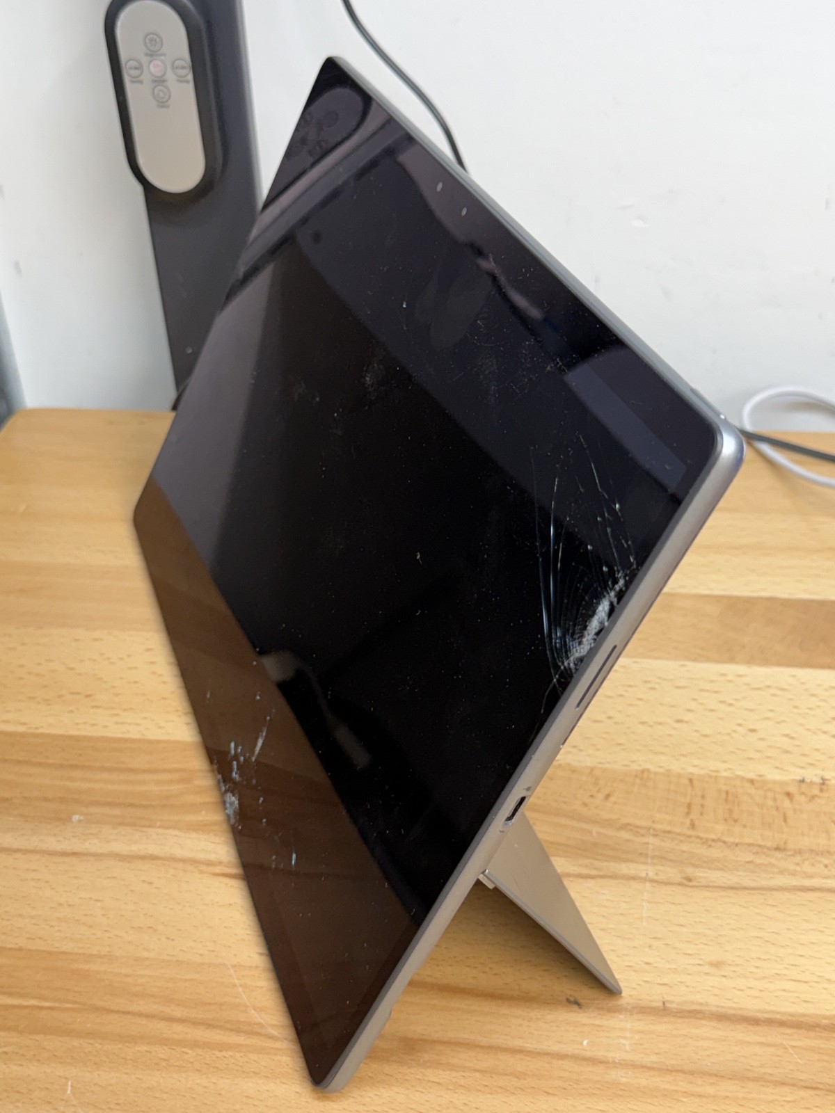 Dell Latitude 7320 Detachable 13″ Detachable 2-in-1 No KB for PARTS REPAIR